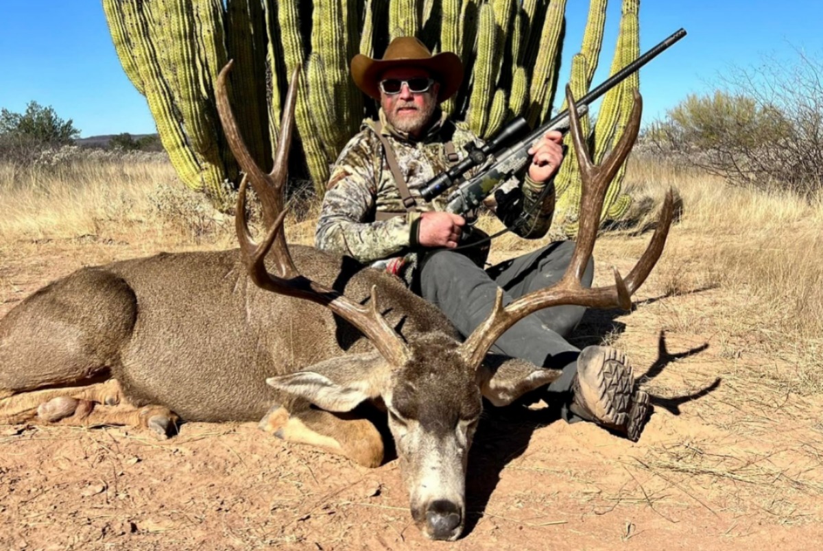 Un búfalo de 1.300 kilos embistió y mató a un millonario norteamericano que estaba en un safari de caza en Sudáfrica