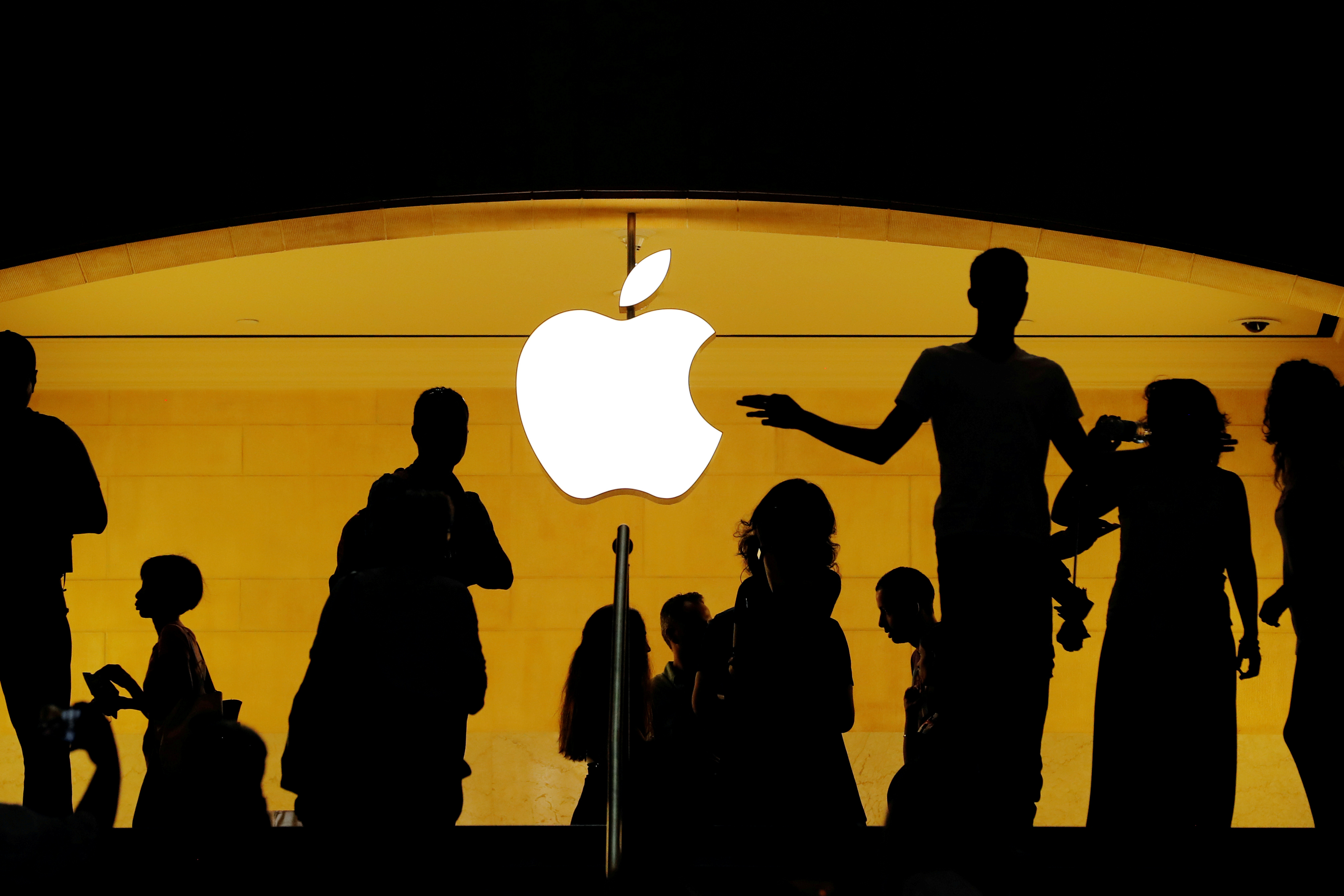 Durante la Gran Recesión, Facebook, Amazon, Google, Apple y Microsoft adquirieron más de cien empresas entre 2008 y 2010 (Reuters)
