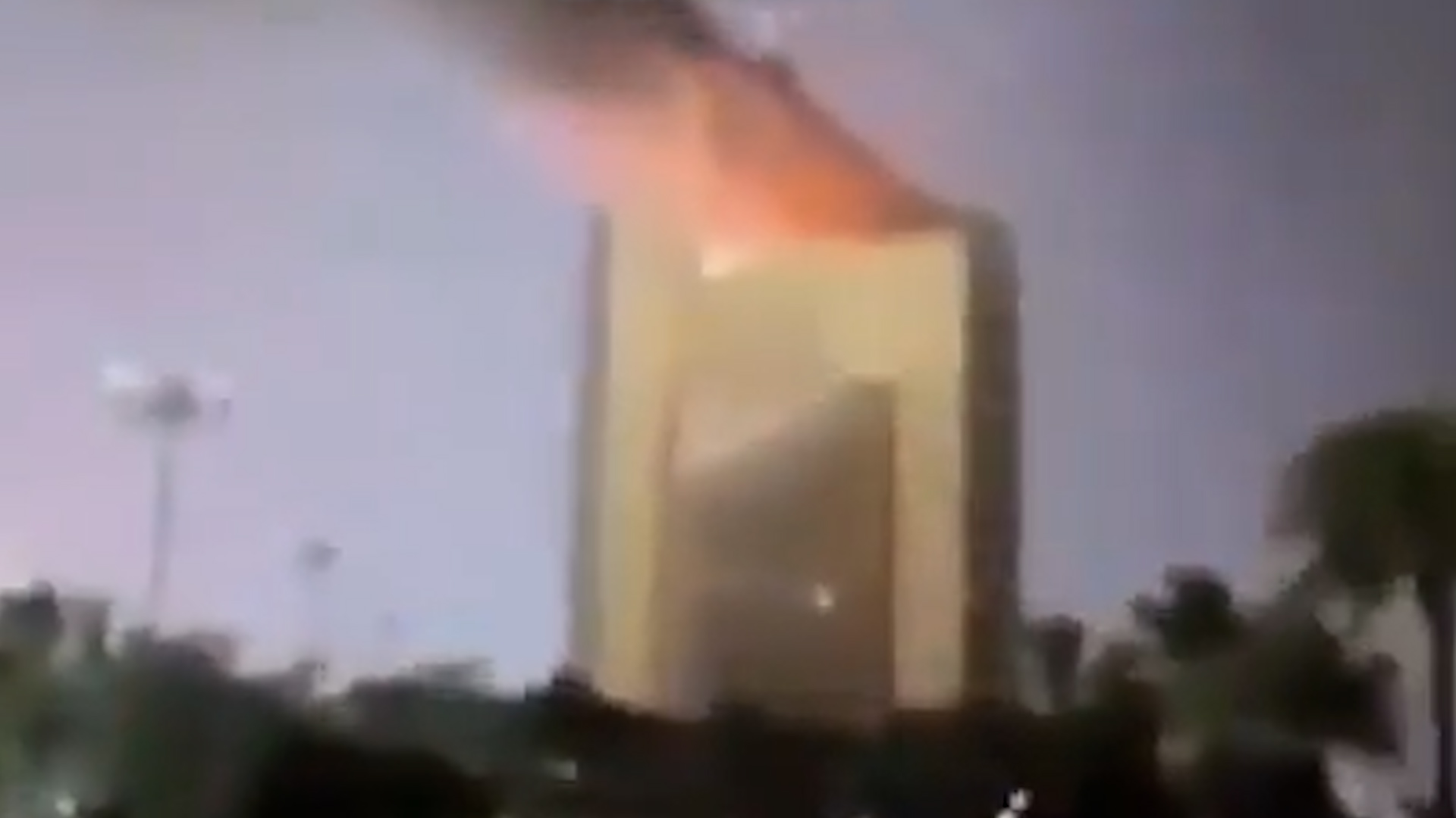 El r&eacute;gimen de Ir&aacute;n atac&oacute; infraestructuras energ&eacute;ticas en Israel, Emiratos &Aacute;rabes Unidos, Bahr&eacute;in y Kuwait