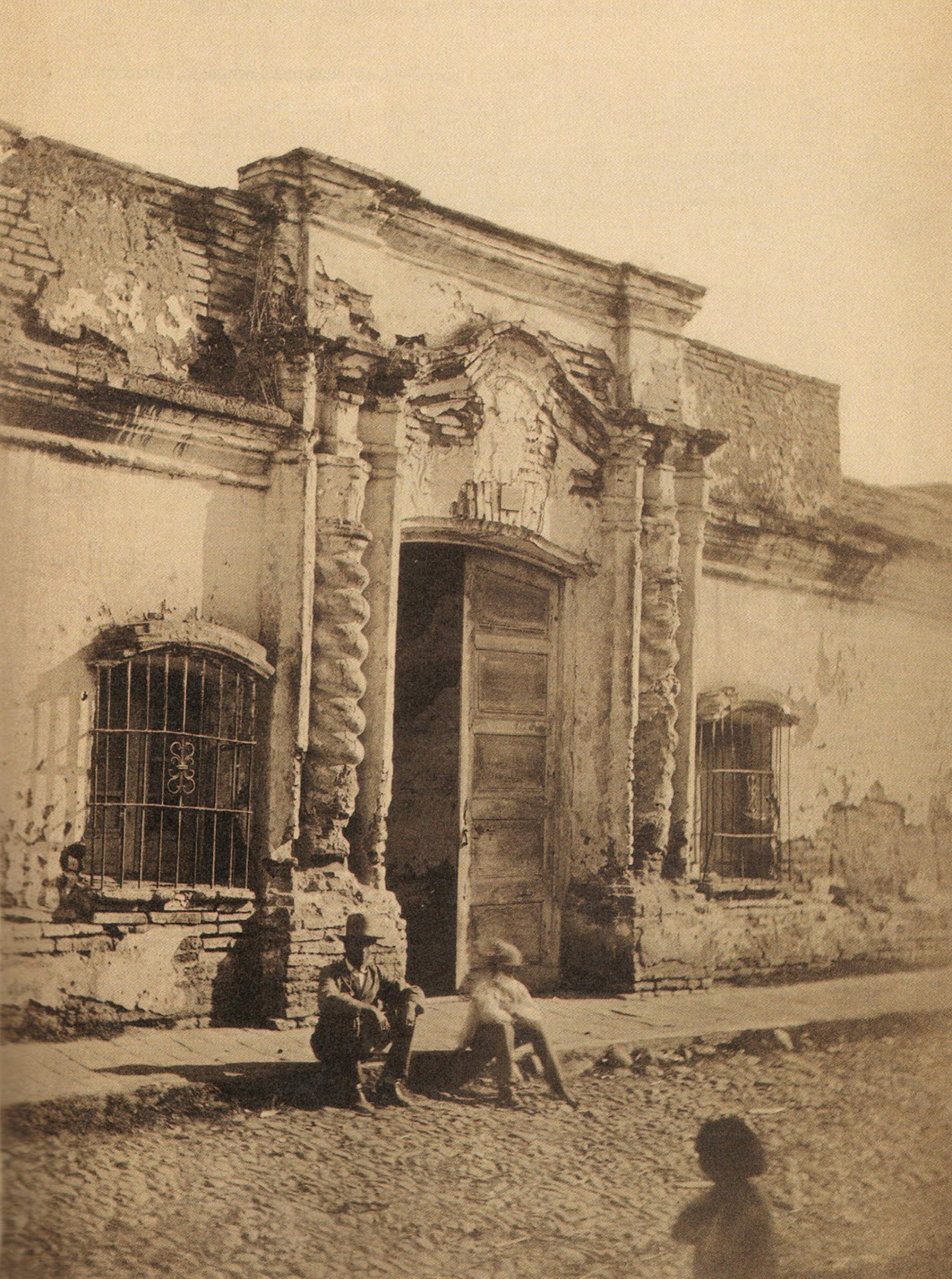 Esta fotografìa, tomada por Paganelli, fue usada por la familia Laguna para concientizar al Estado sobre la casa