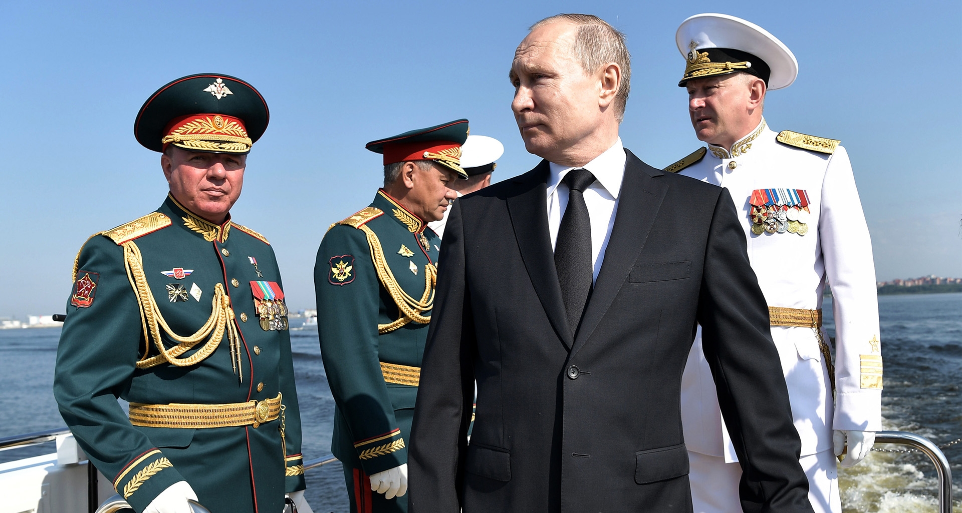 Vladimir Putin y su cúpula militar (Sputnik/AFP)