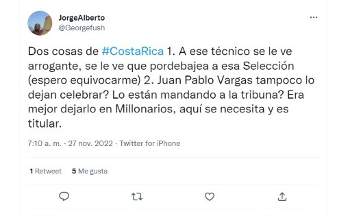 Los hinchas de Millonarios cuestionaron al entrenador de Costa Rica. Tomado de @Georgefush