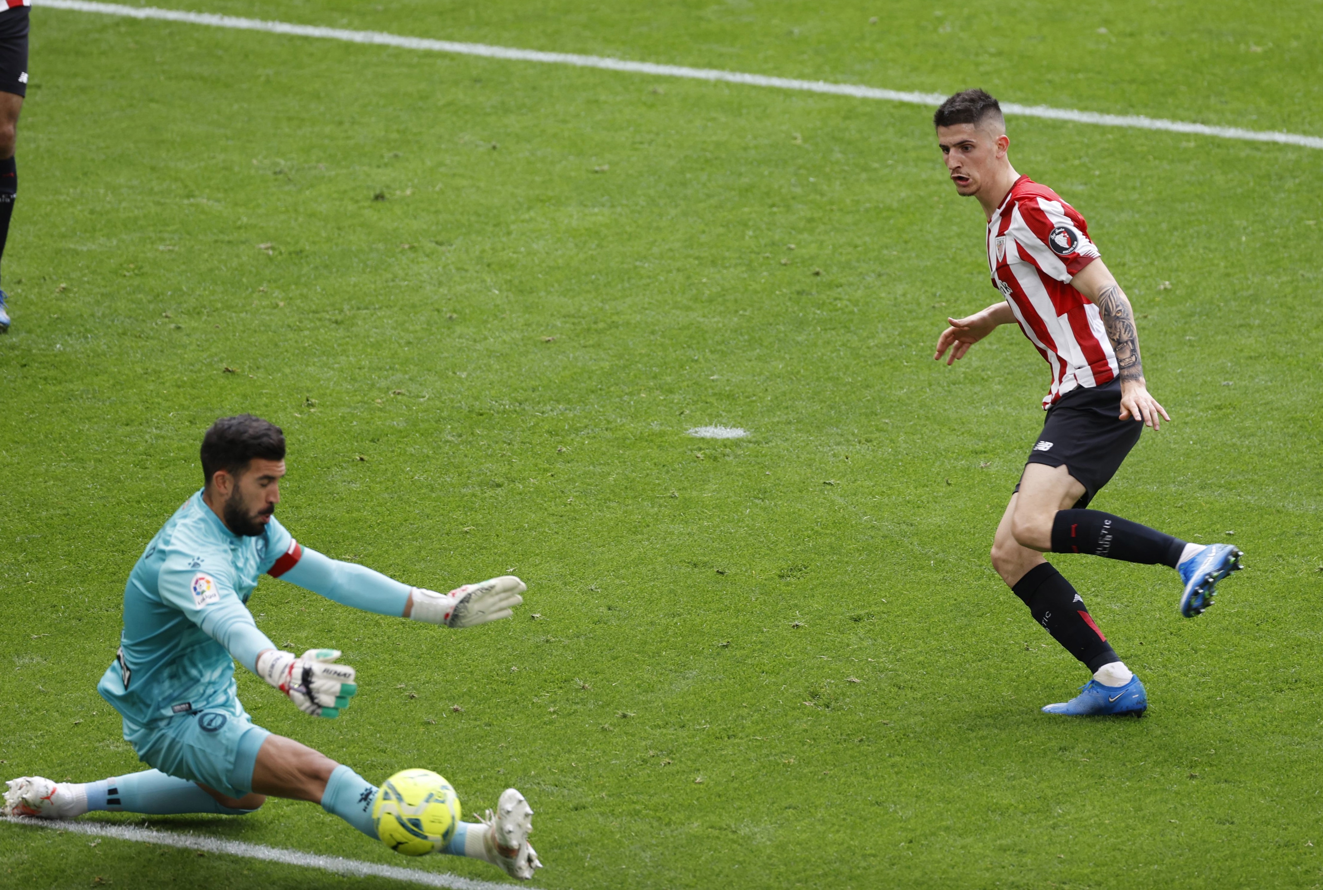 0 0 Athletic Y Alavés Empatan Sin Goles Al Descanso En San Mamés Infobae