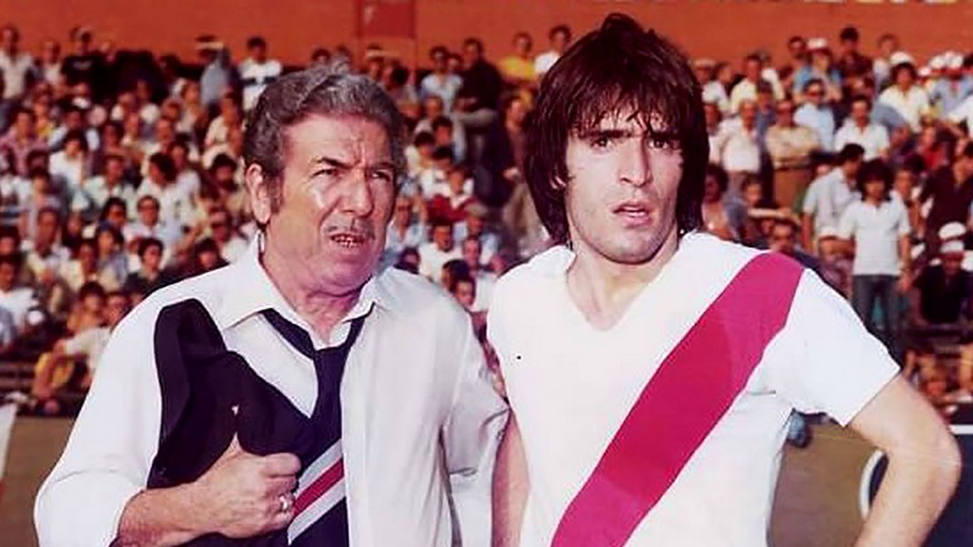 Omar con su padre, el ídolo de River, Angel Labruna. Entre 1976 y 1981, lo tuvo de director técnico cuando el Millonario volvió a la senda ganadora luego de la sequía de 18 años.