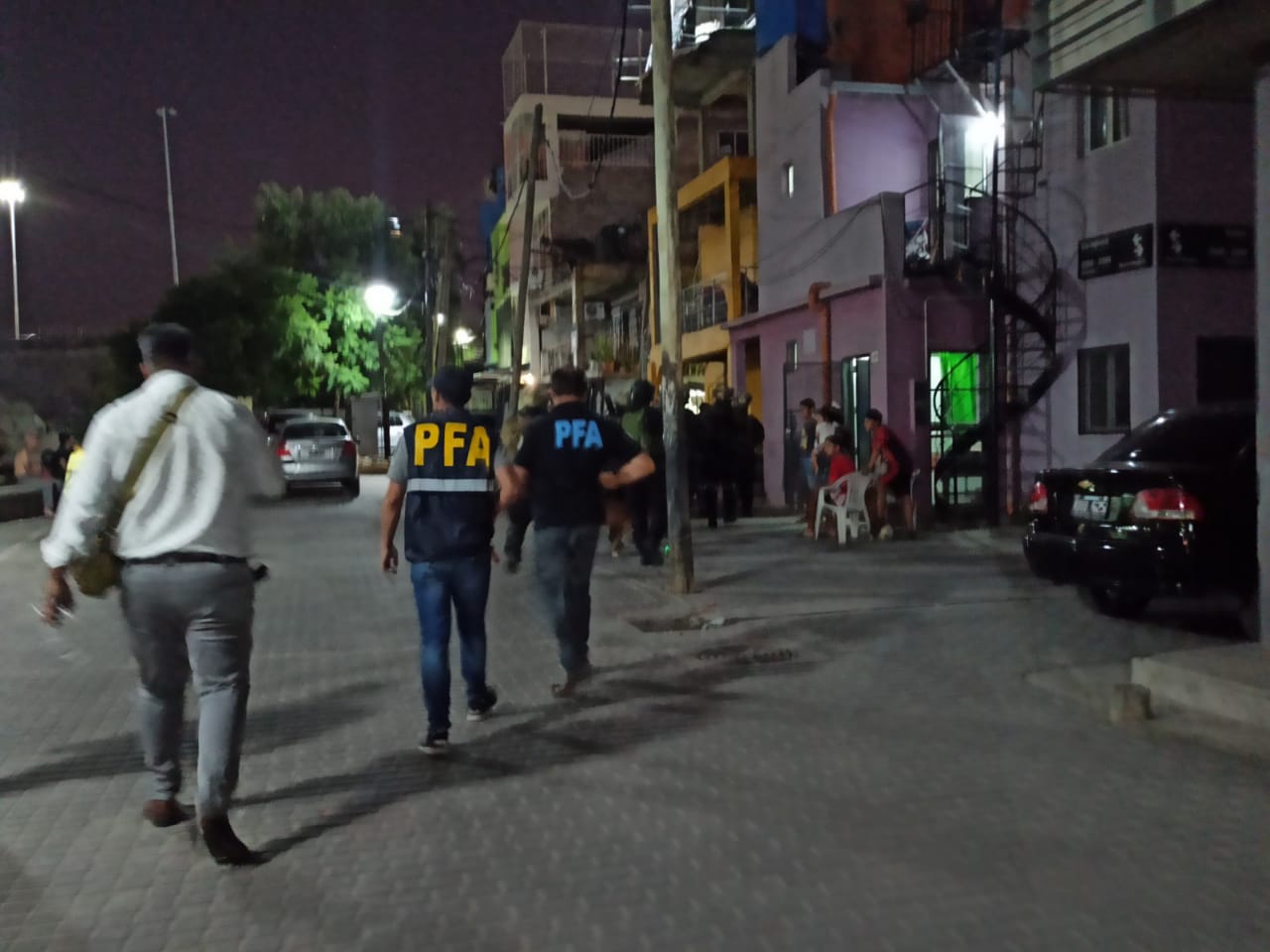 La Policía Federal en la Villa 31, durante los allanamientos en la casa del detenido por el crimen de la Policía de la Ciudad