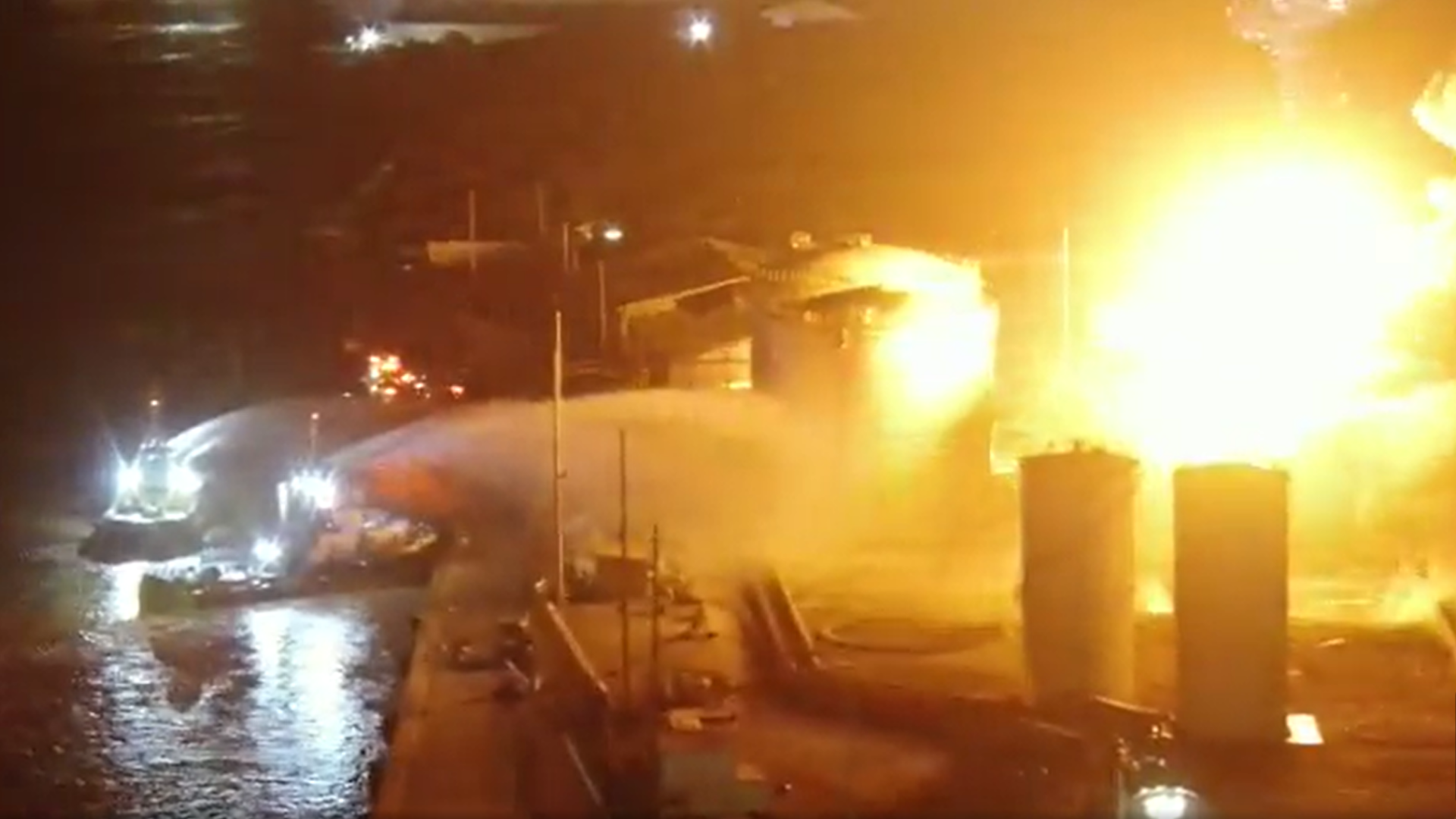 Incendio en Barranquilla: Ministerio de Minas descarta un posible desabastecimiento de gasolina 