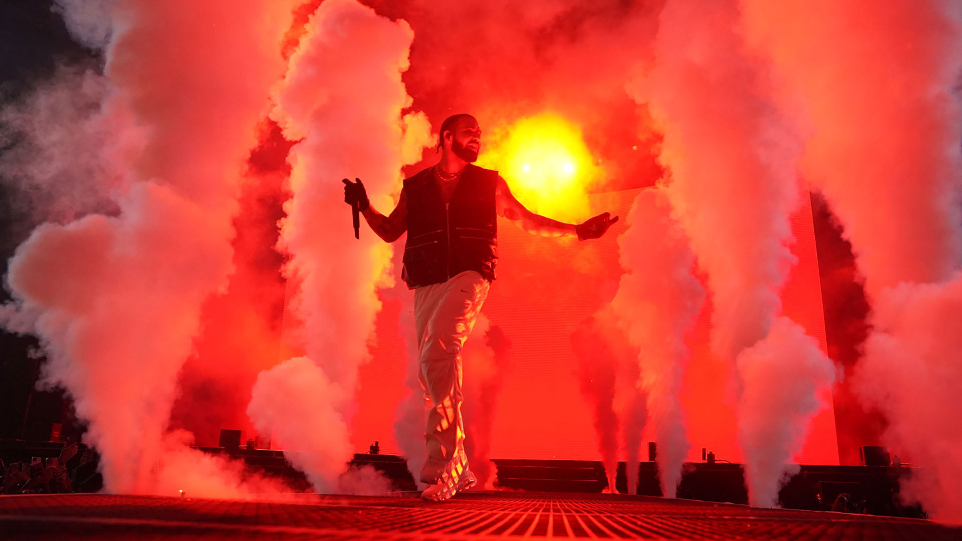 Drake's entrance in his show at Lollapalooza Argentina
