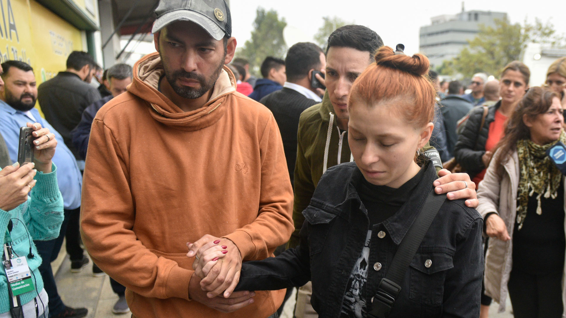 La hija de Daniel Barrientos, esta mañana, en el velatorio de su papá (Adrián Escándar)