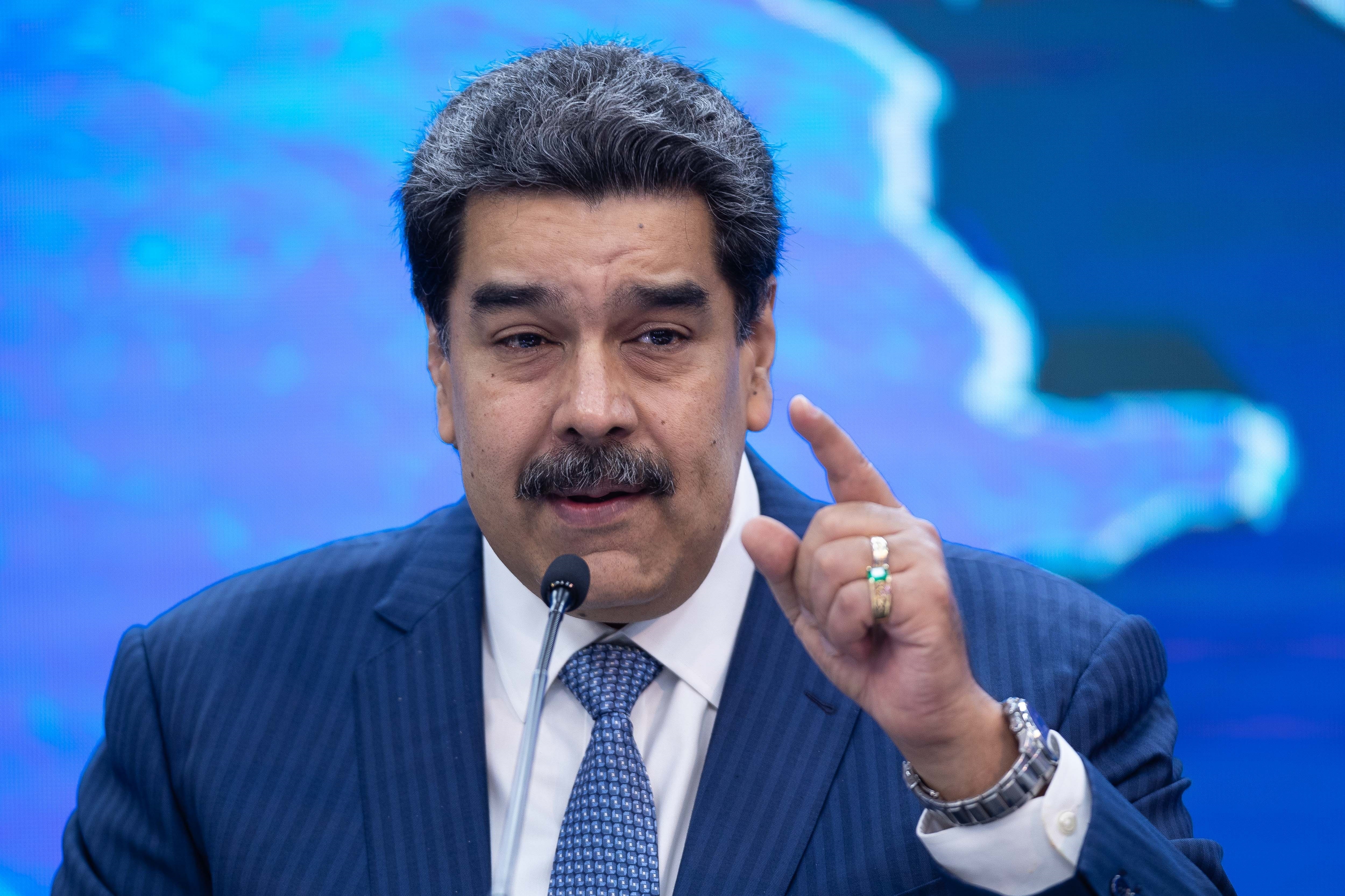 Nicolás Maduro anunció su decisión de suspender las clases miércoles y jueves a nivel nacional (EFE/RAYNER PEÑA R.)