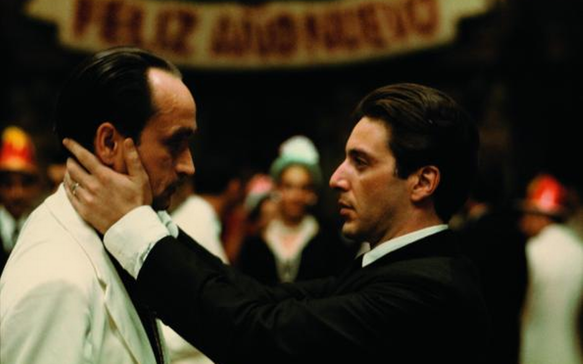 Fredo (John Cazale) lo intuye todo con su mirada: Michael (Al Pacino) ha firmado su sentencia de muerte
