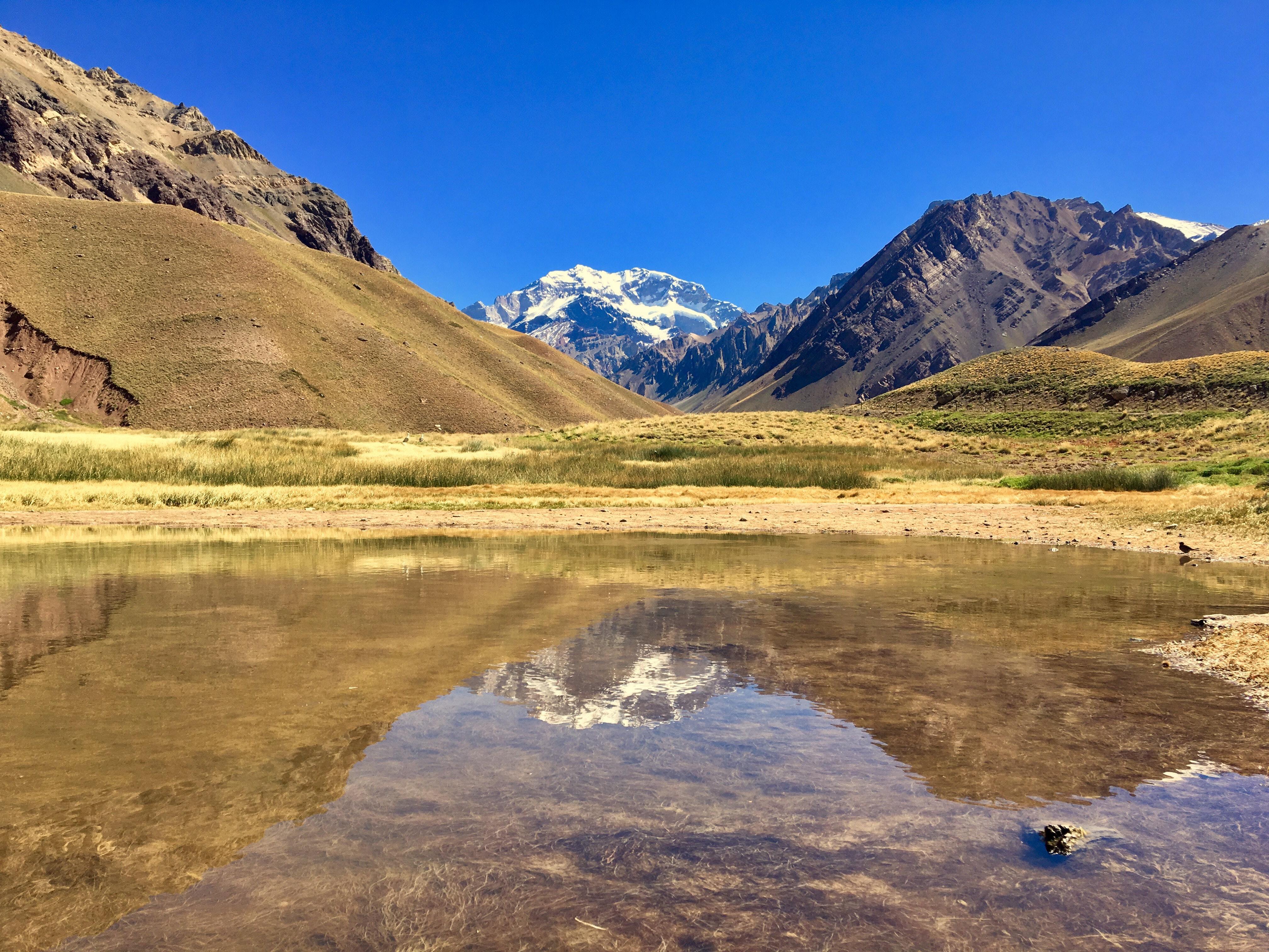 En Siete años en el Tibet, Jean-Jacques Annaud buscó que la Cordillera de los Andes represente al Himalaya