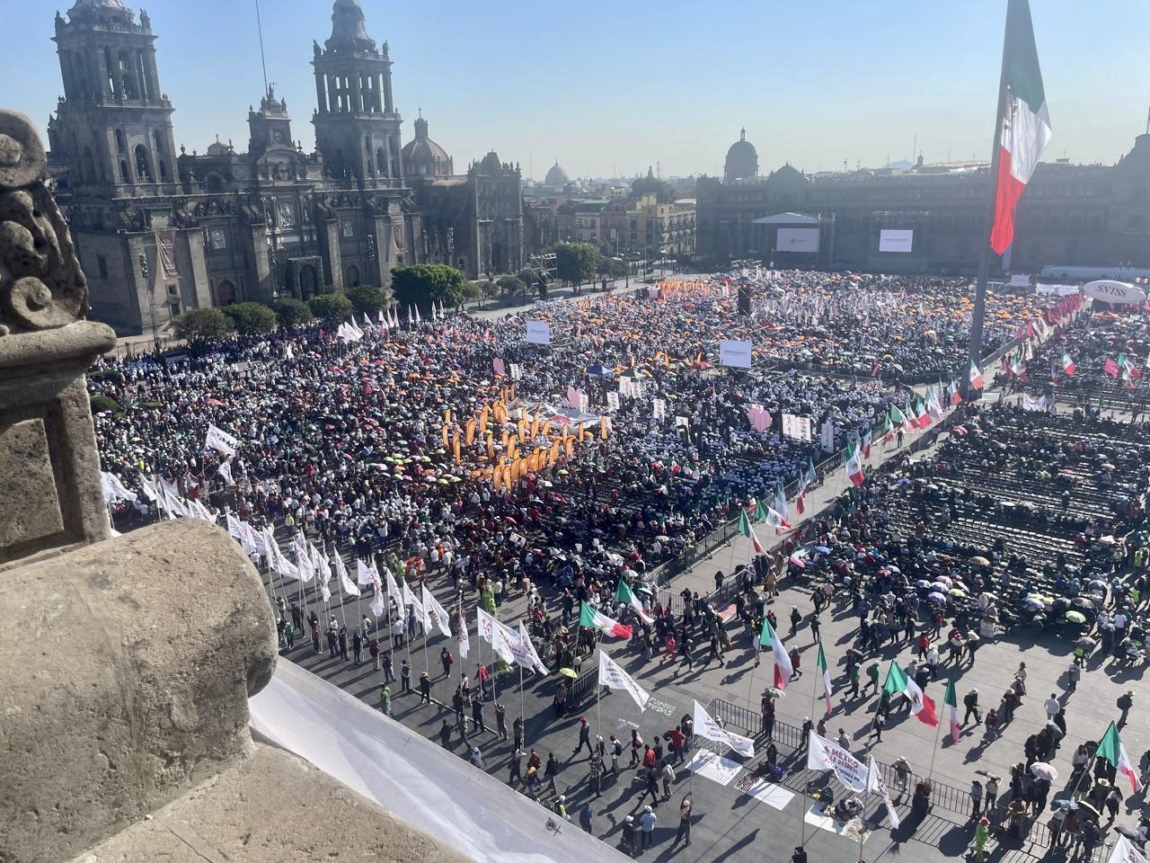 Asamblea Informativa en el Zócalo de la CDMX | “El 80% de mexicanos que van  a EEUU contribuyen a su economía: Sheinbaum - Infobae