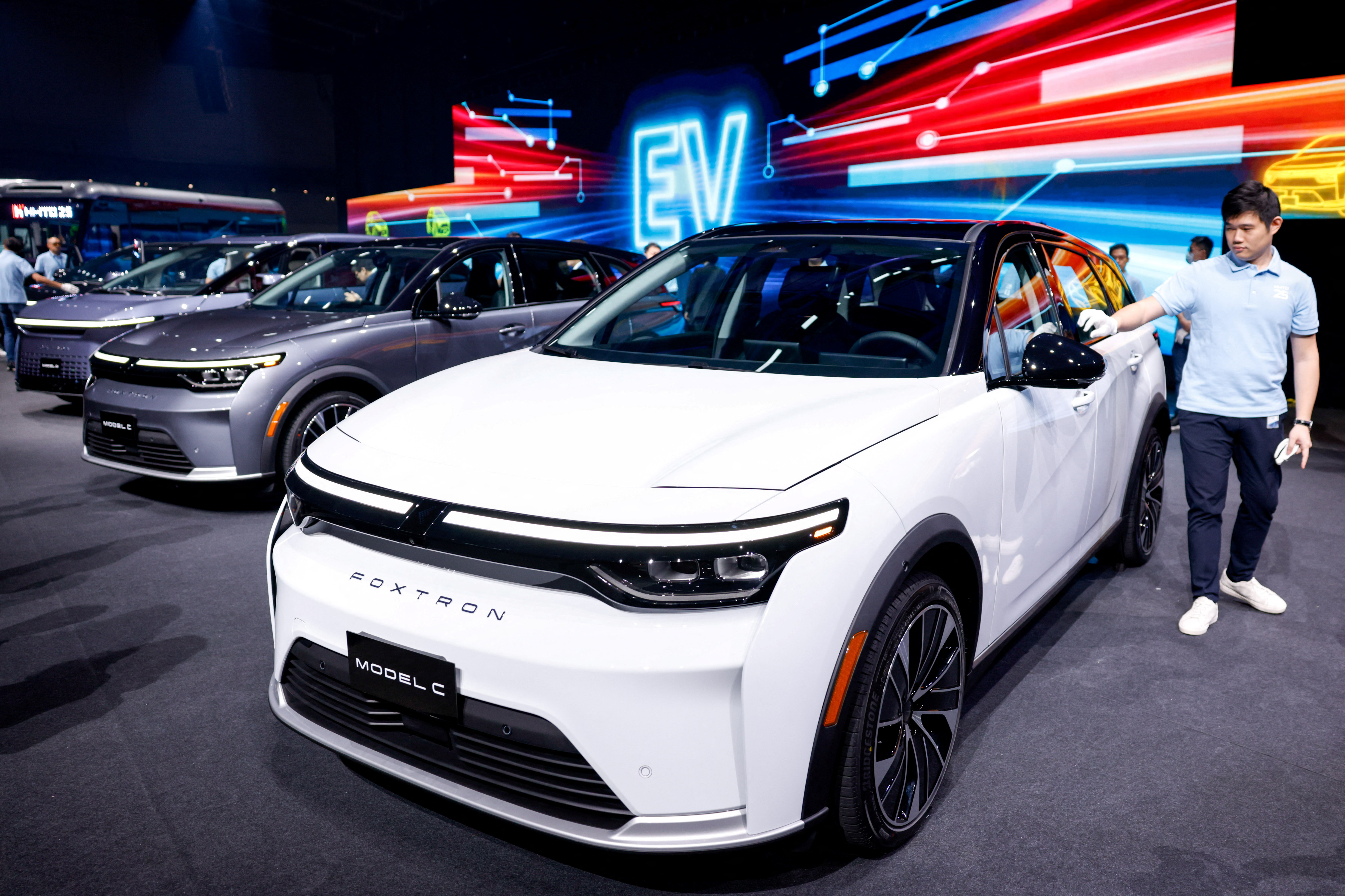 Frente a la amenaza rusa, Zelensky le pidió a EEUU garantías de seguridad para Ucrania durante medio siglo: Trump le ofreció 15 años