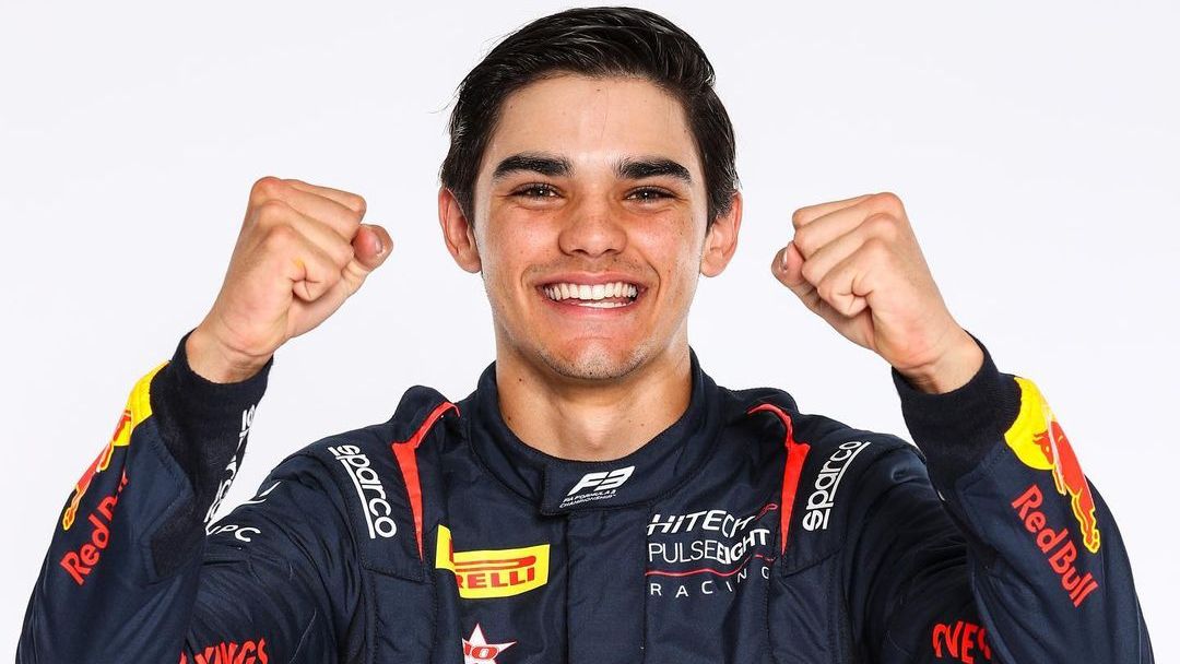 Sebastián Montoya, destacado como uno de los pilotos jovenes a seguir en el 2023 por la FIA, arrancará su camino en la Fórmula 3 en Bahréin, el 4 de marzo (@fiaf3/Instagram)