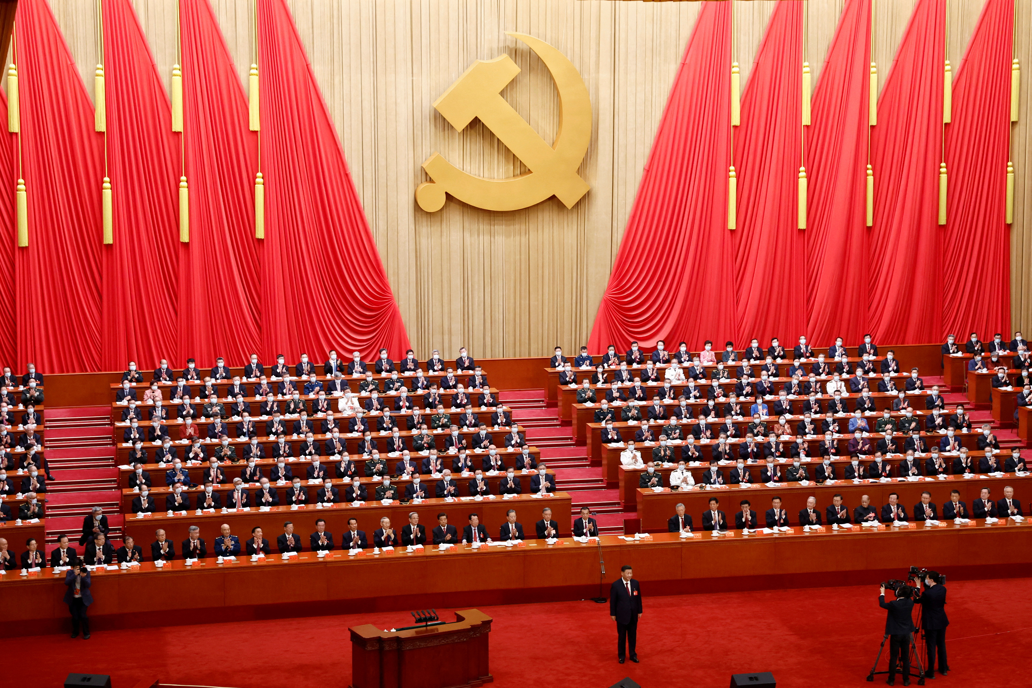 El jefe de estado chino Xi Jinping asiste a la ceremonia de apertura del XX Congreso Nacional del Partido Comunista de China, en el Gran Salón del Pueblo en Beijing, este 16 de octubre de 2022 (Reuters)