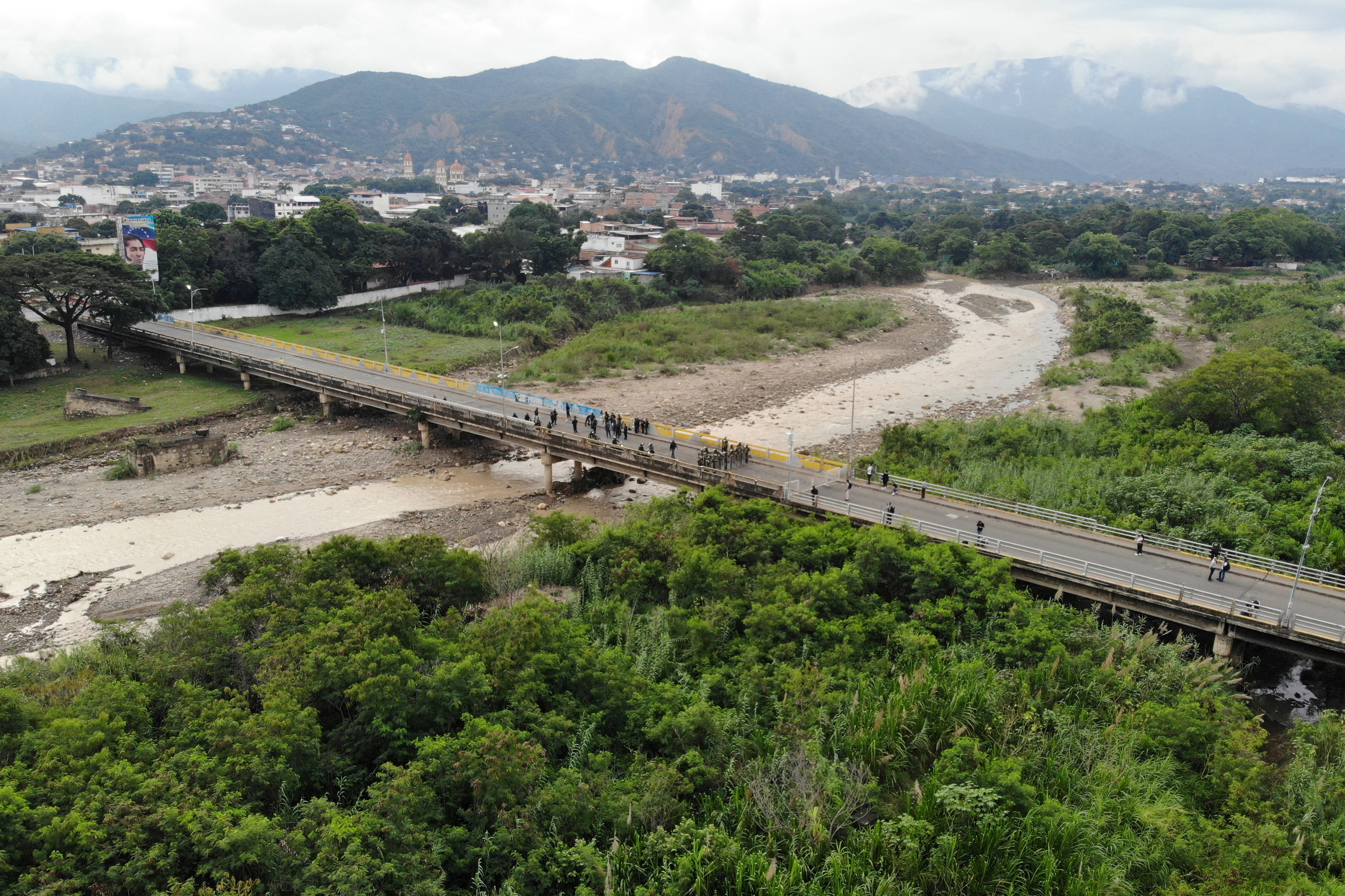 Puente Internacional Simon Bolivar - Infobae