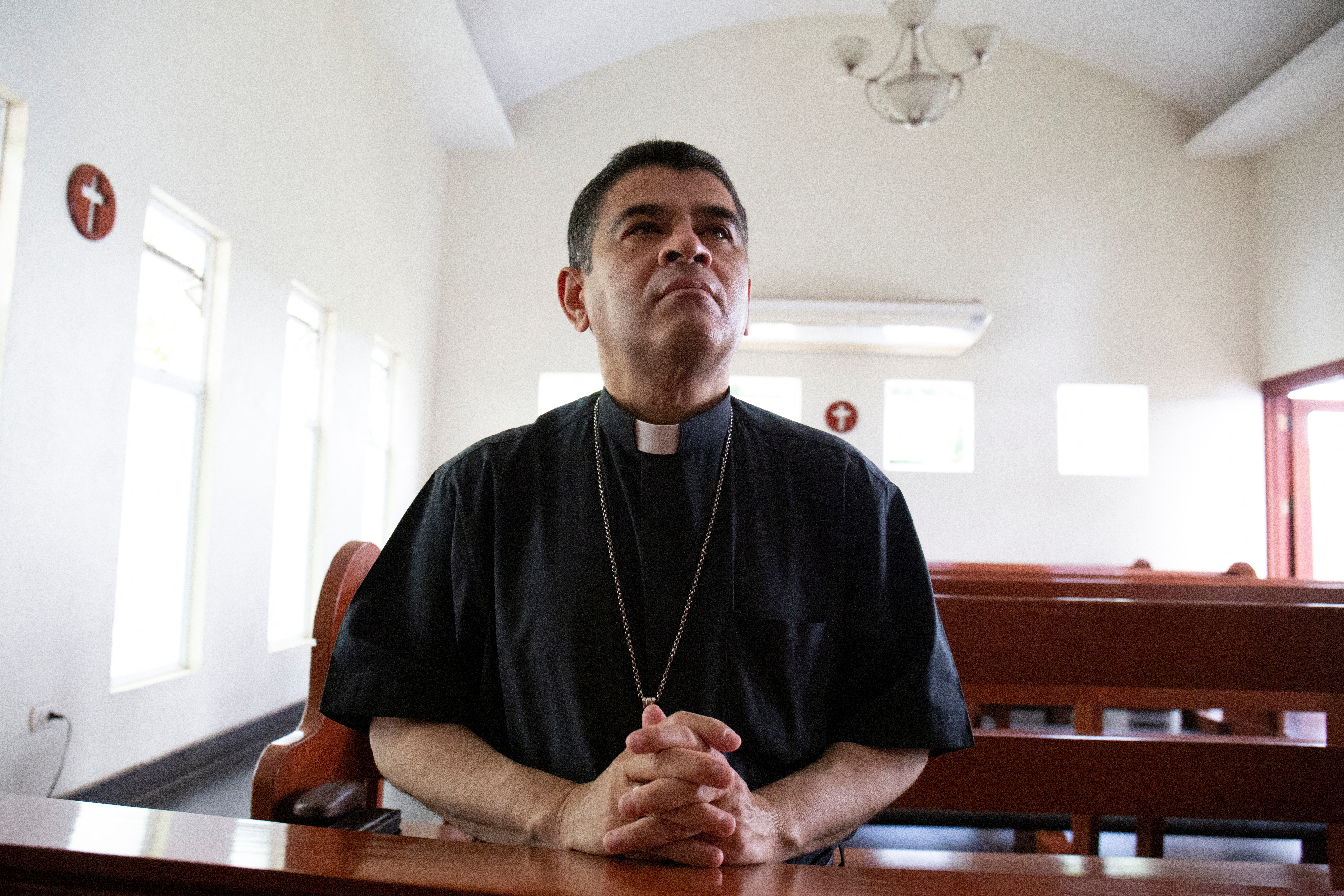 El régimen mantiene bajo arresto a ocho sacerdotes, incluyendo al obispo Rolando Álvarez (REUTERS/Maynor Valenzuela/Archivo)
