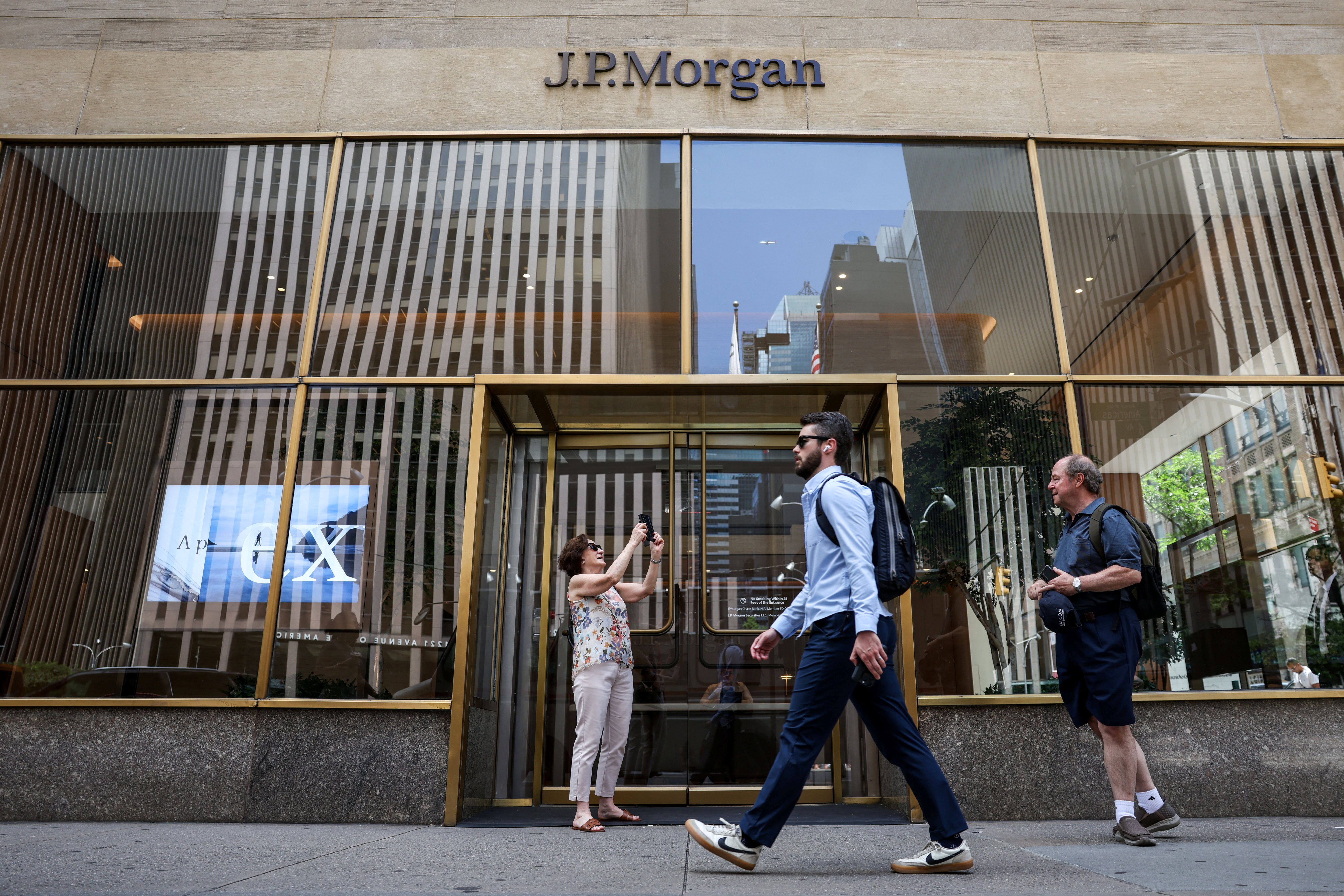 Cuál fue el gigante de Wall Street que abandonó el peso justo antes de la disparada del dólar oficial y cuánto se ahorró