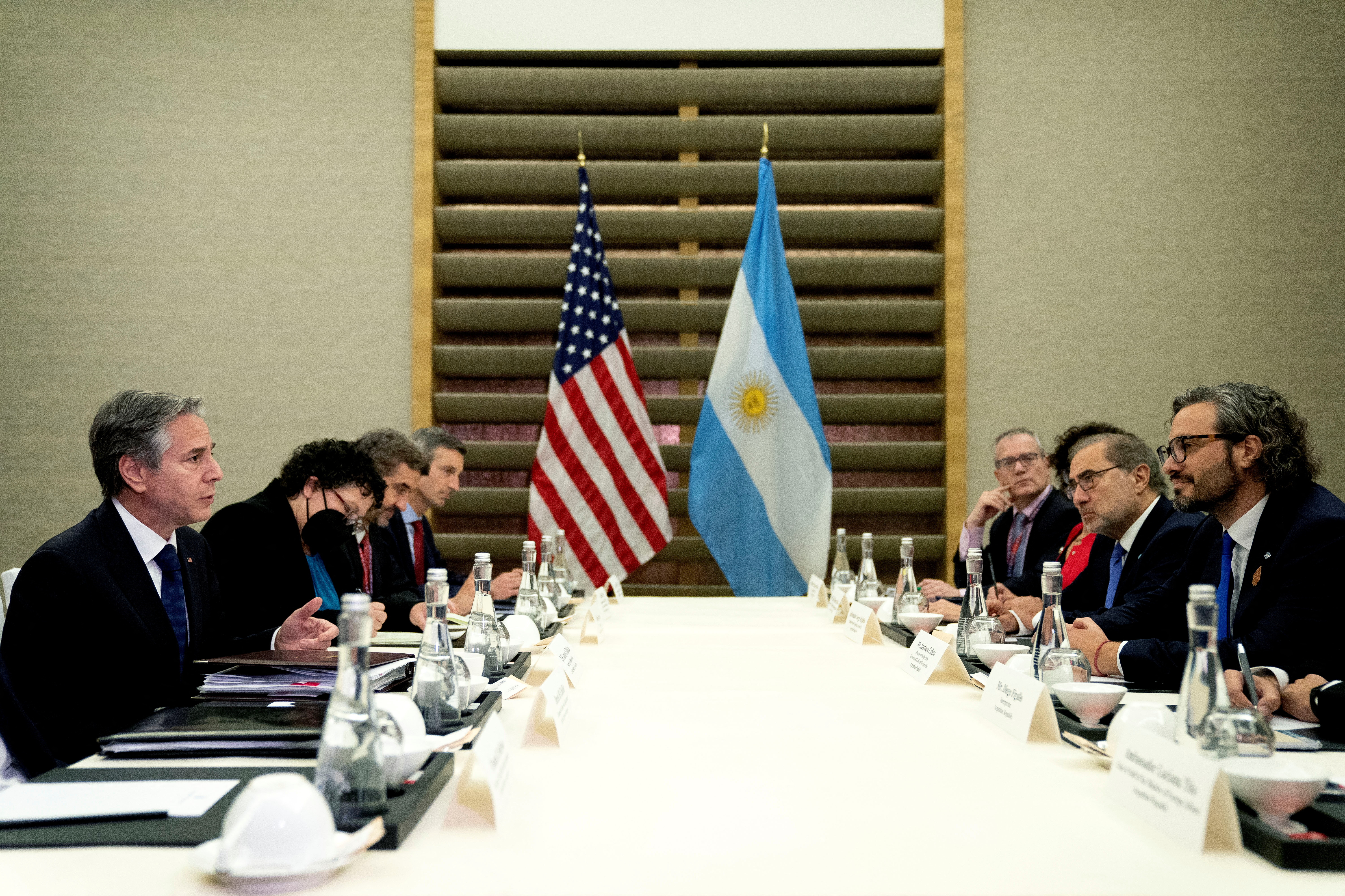 Blinken y Cafiero durante la reunión bilateral en Bali.