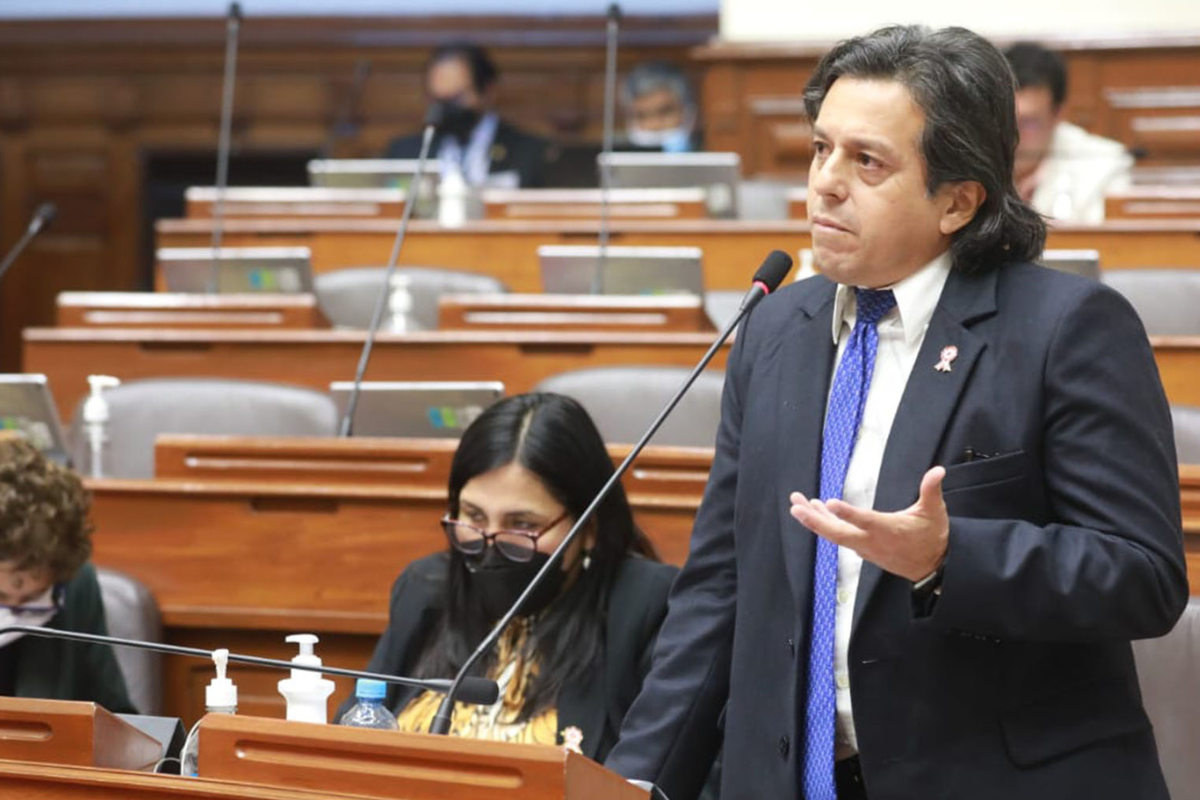 Congressman Edward Málaga is working on a third presidential vacancy motion.  (Andean)