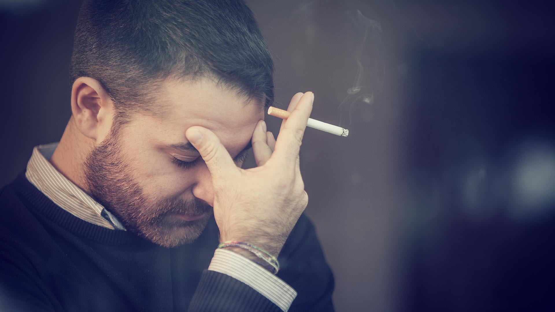 Cigarette smoking increases the risk of developing age-related macular degeneration