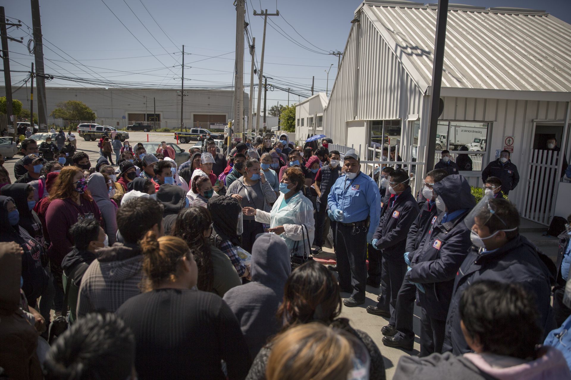 Sale más barato”: empresas maquiladoras de Tijuana planean comprar miles de  vacunas para sus empleados - Infobae