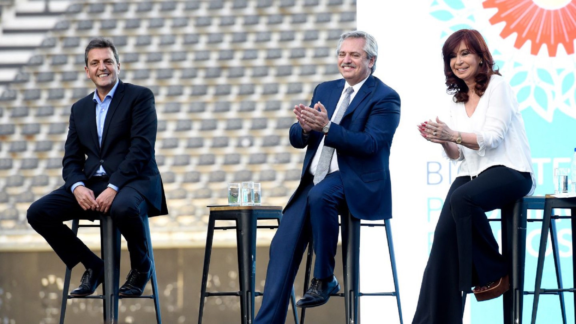 Uno de los últimos actos de Sergio Massa, Alberto Fernández y Cristina Kirchner juntos. En el Frente de Todos se inició el debate electoral de 2023 (NA)