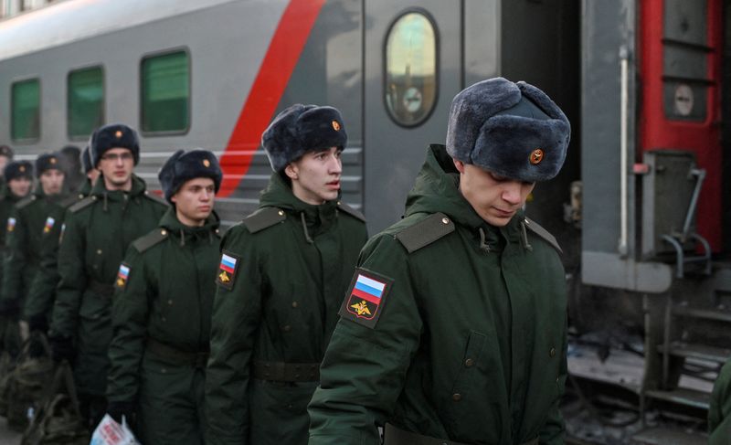 Reclutas rusos llamados al servicio militar. REUTERS/Alexey Malgavko