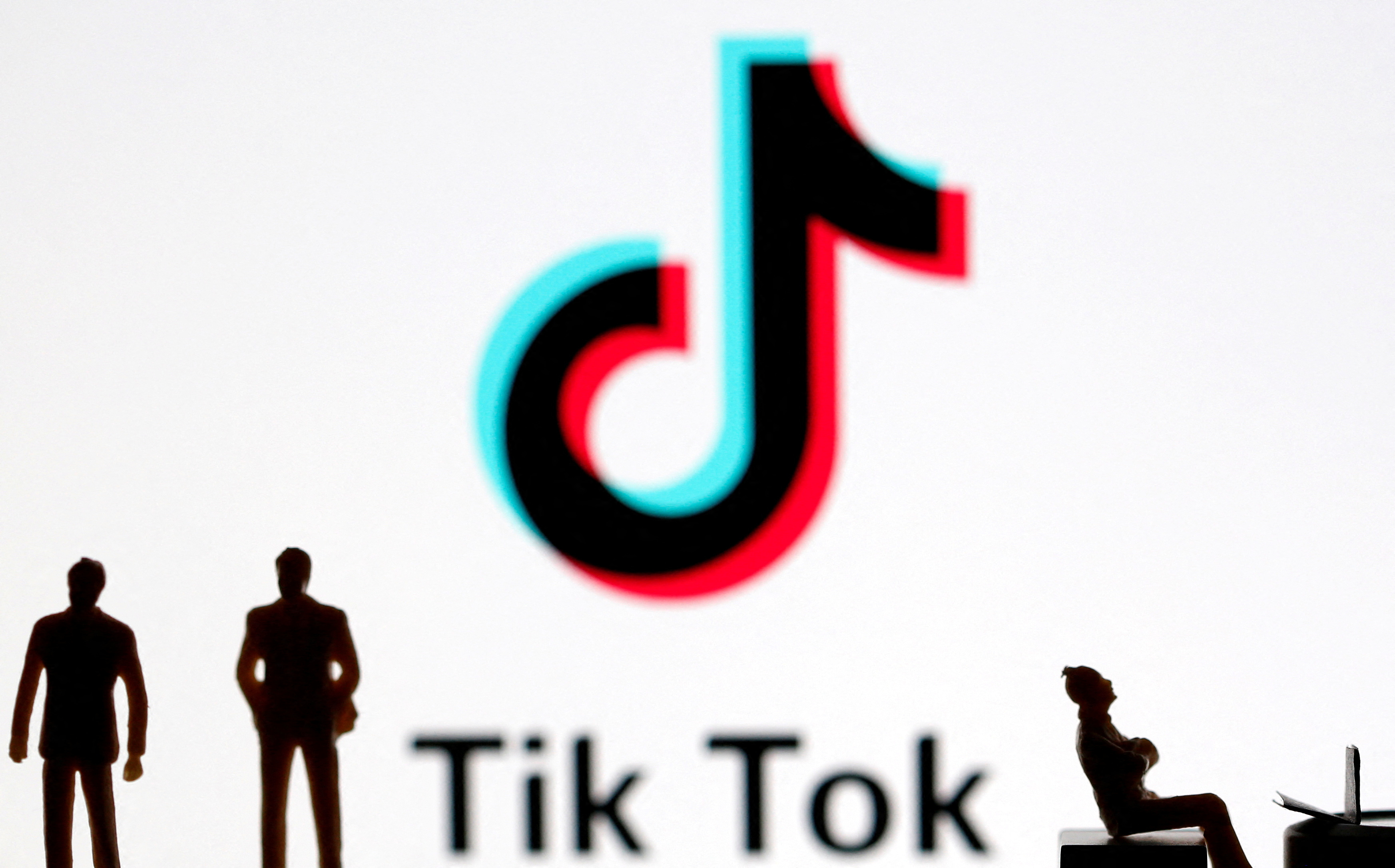 Los retos creativos en TikTok son una nueva forma de monetizar contenido y en el que los creadores deberán competir por una colaboración con marcas. (REUTERS/Dado Ruvic)