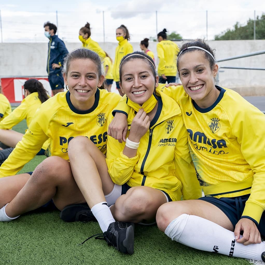 Rubí Soto con sus compañeras en el entrenamiento del Villarreal(Foto: Instagram@cvffemenino) 