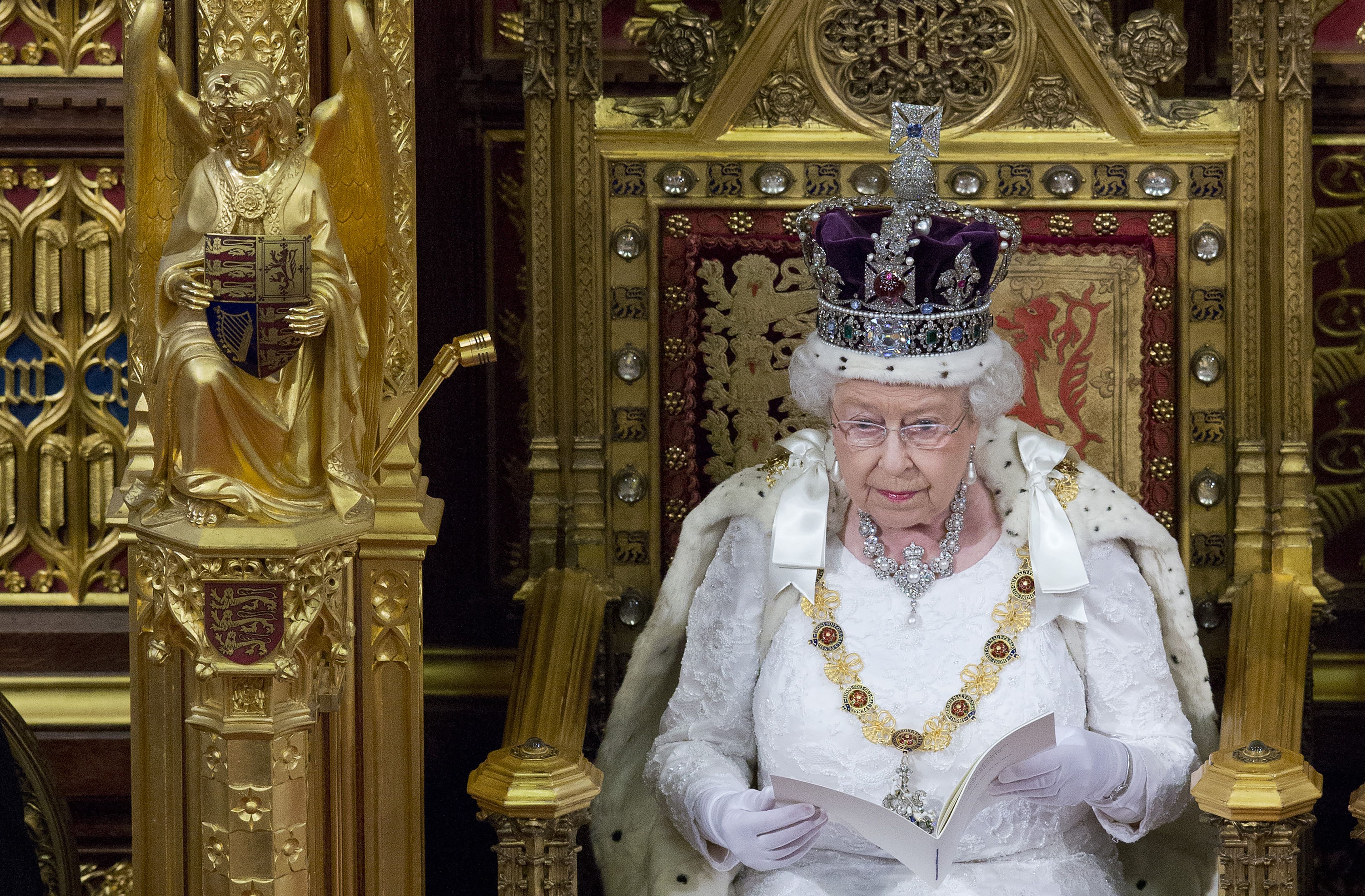 El diamante más grande del mundo que llegó a la cabeza de Isabel II como regalo y ahora reclama Sudáfrica