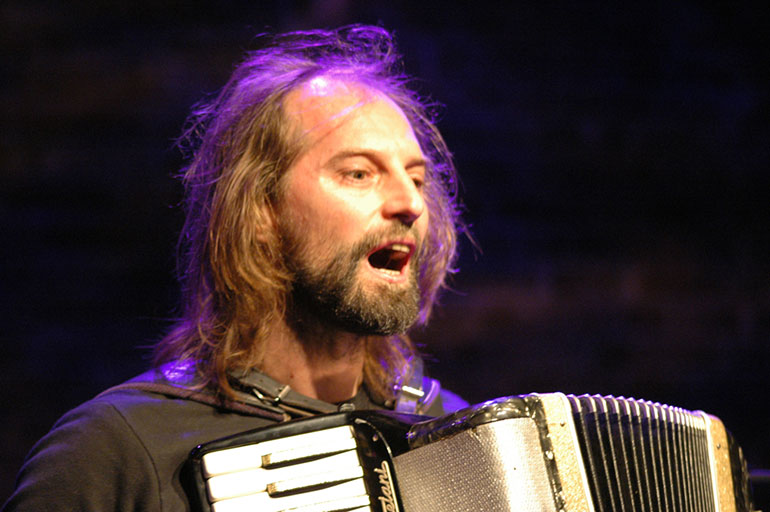 El Chango Spasiuk acompañará a Núñez en su concierto de este miércoles, en el Teatro Colón