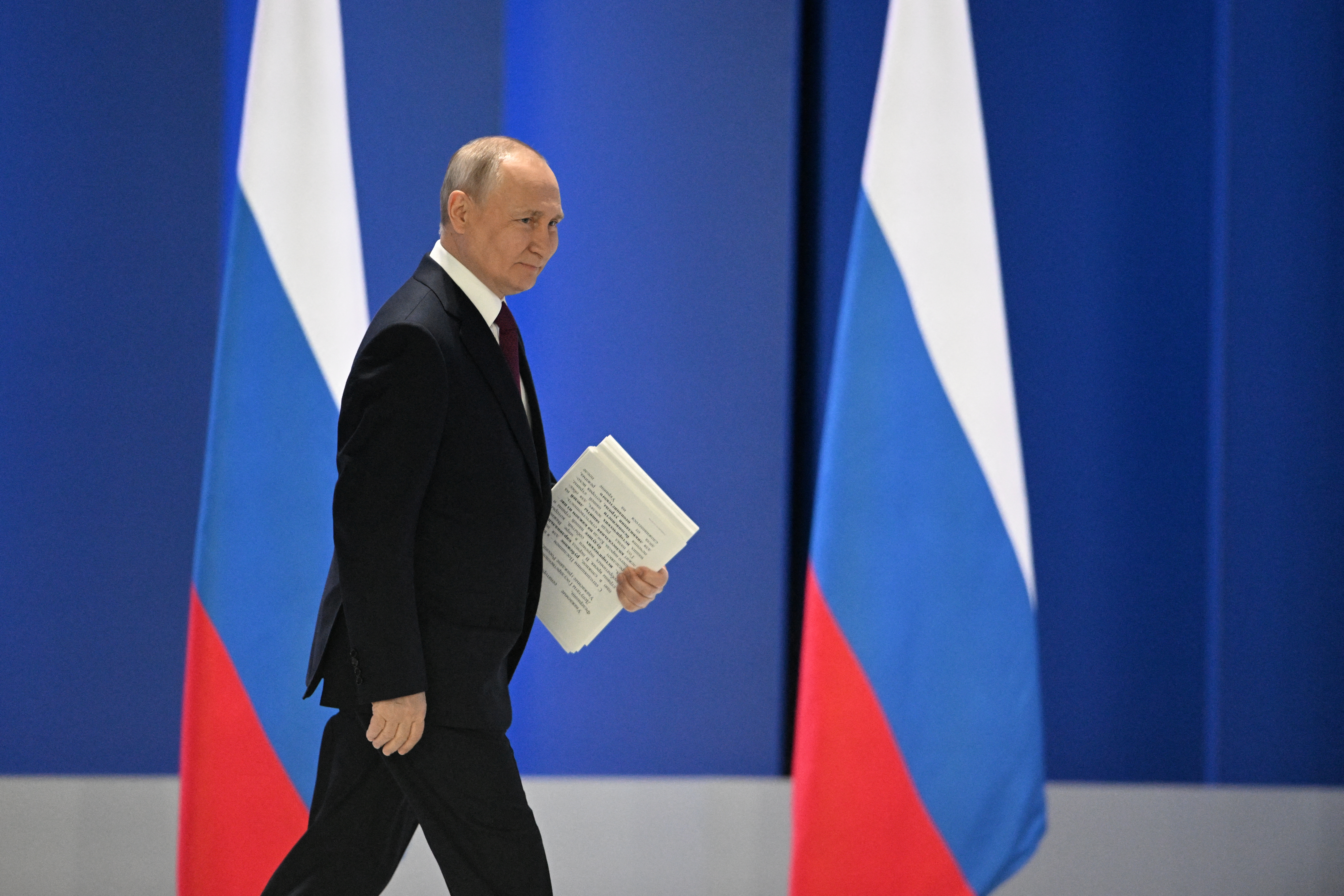 Putin en su llegada a la Duma para el discurso anual (Sputnik/Reuters)