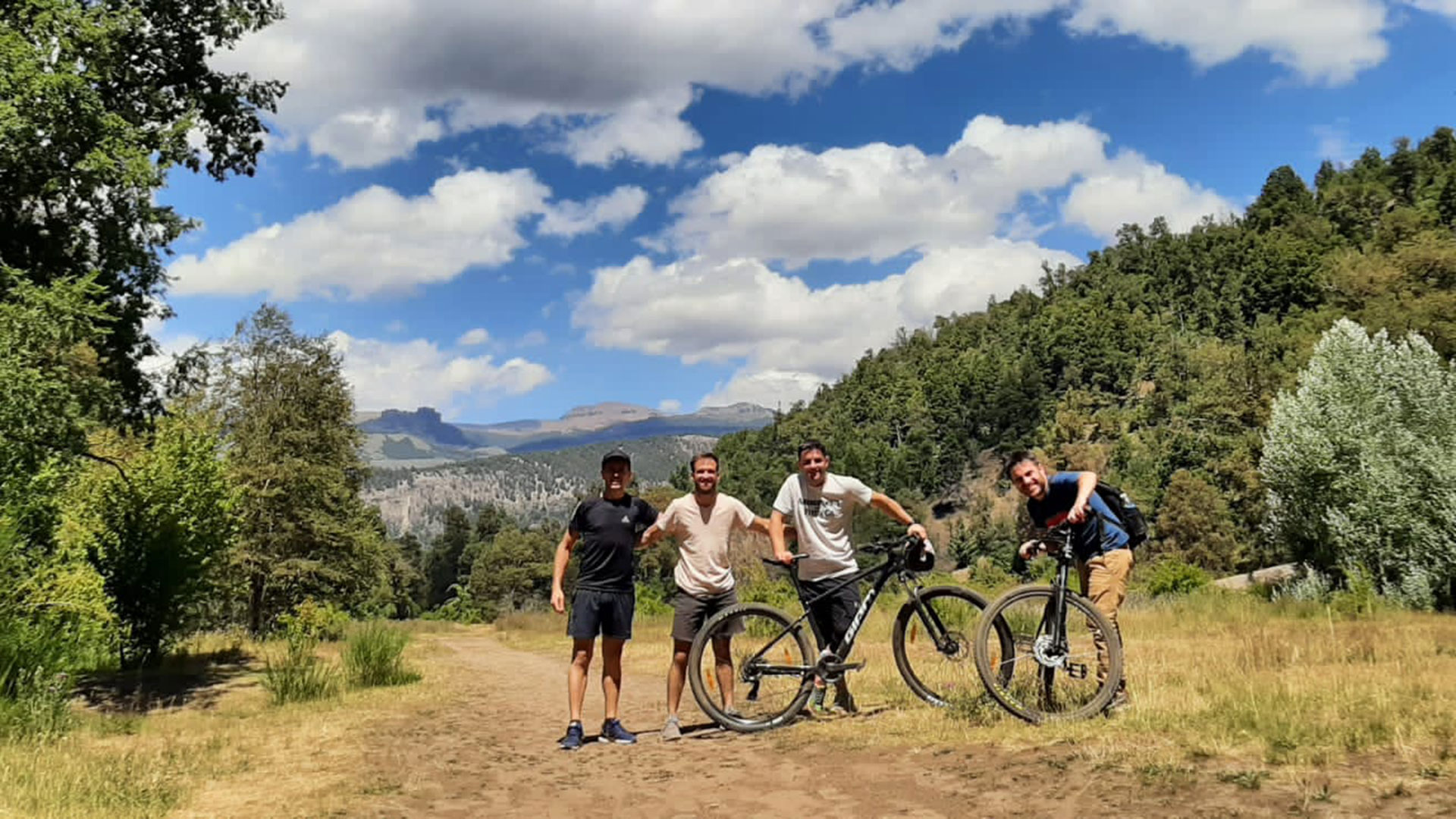 En un viaje a la Patagonia, junto a sus amigos Lucas, Ezequiel y Lautaro