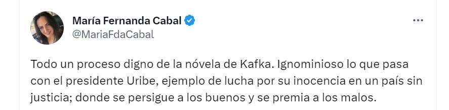 Defensa de políticos uribistas a Álvaro Uribe en Twitter.