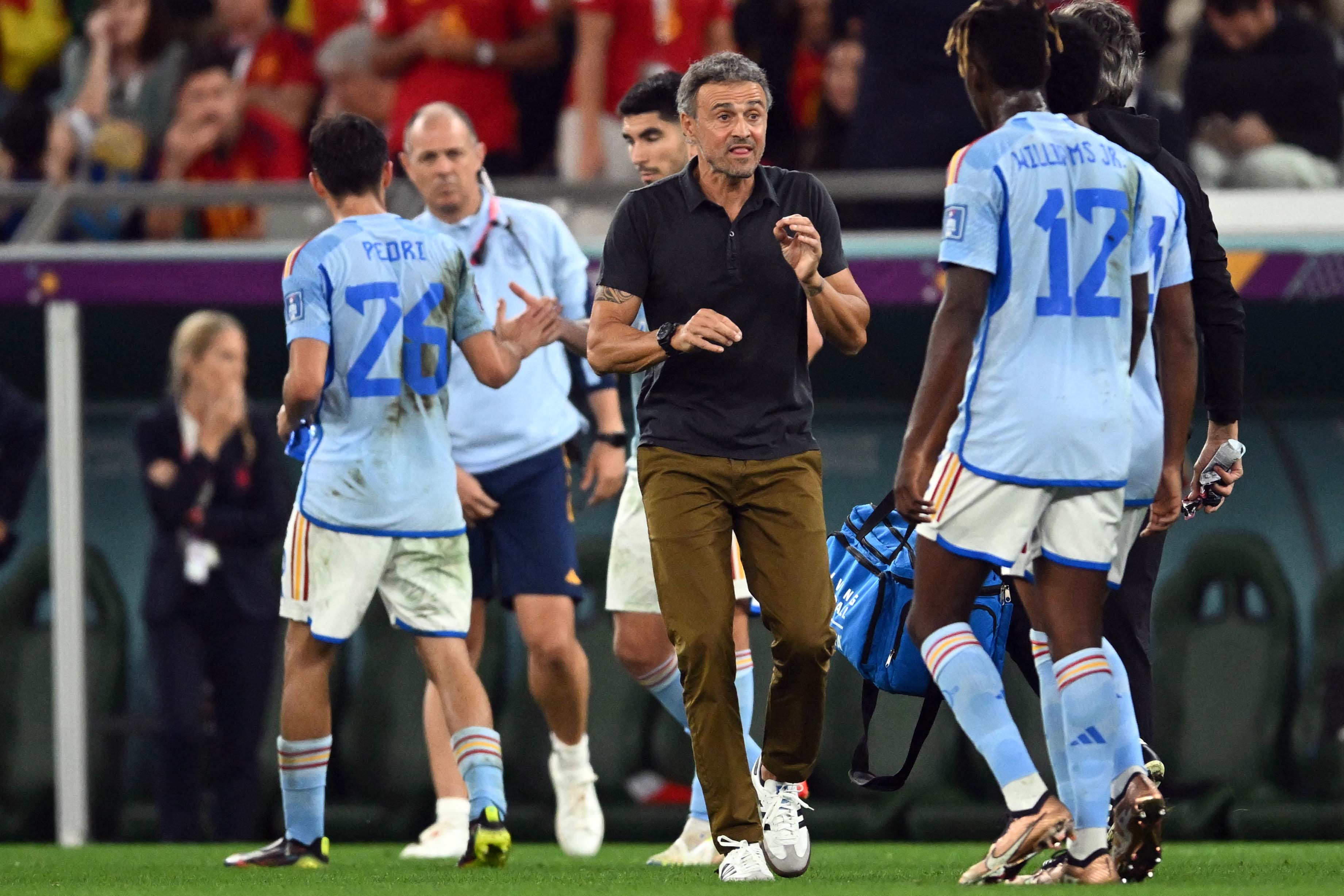 Luis Enrique cosecha amores y críticas en España 