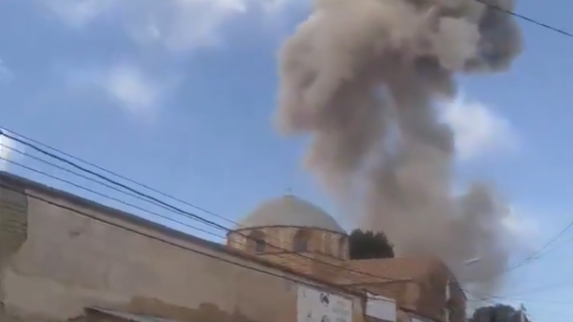 Una doble explosión de material pirotécnico dentro un cuartel militar en Bolivia dejó dos muertos y 81 heridos