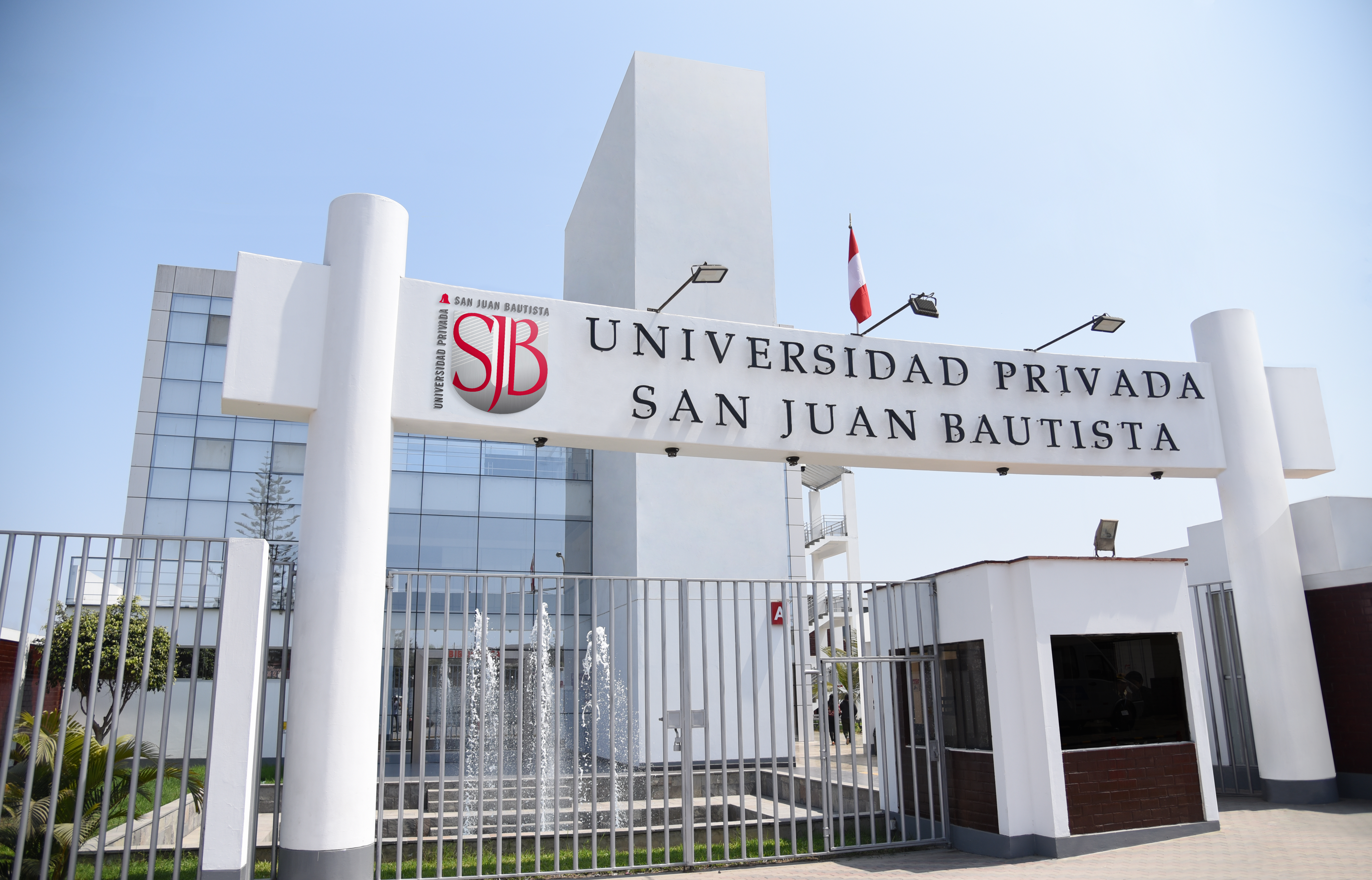 La Universidad San Juan Bautista es una de los centros de estudios superiores más económicos para los estudiantes de nivel secundaria.