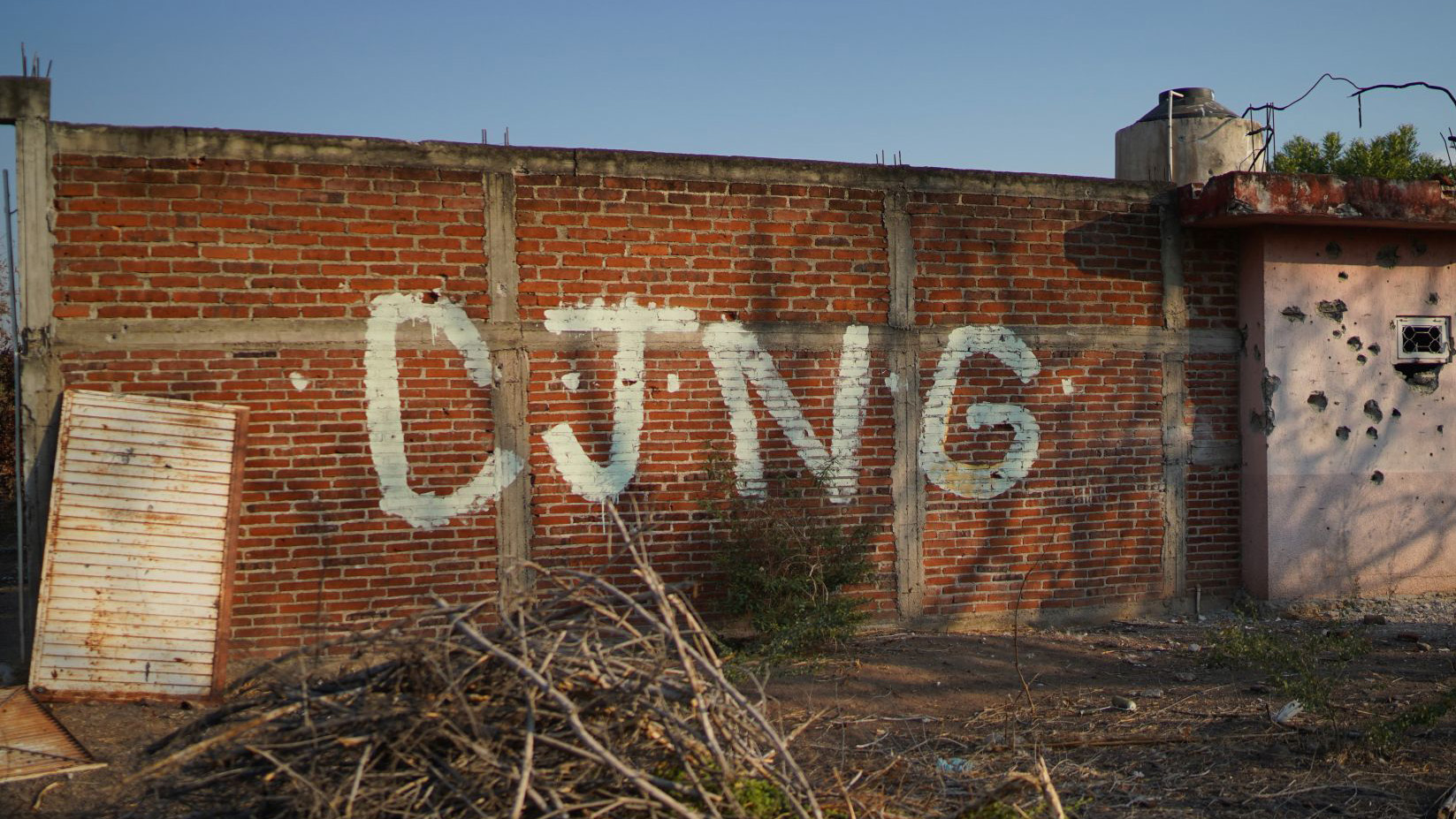 La comunidad del Aguaje, municipio de Aguililla, Michoacán, es considerado un pueblo fantasma debido a la guerra que se disputa entre cárteles, entre los que se encuentran Cártel Jalisco Nueva Generación (CJNG) y Cárteles Unidos (FOTO: JUAN JOSÉ ESTRADA SERAFÍN /CUARTOSCURO.COM)