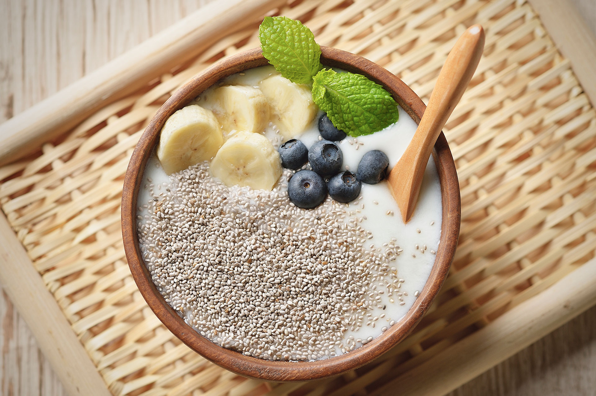 Para consumirlas, se pueden mezclar con agua para que liberen enzimas saludables para el organismo (Getty)