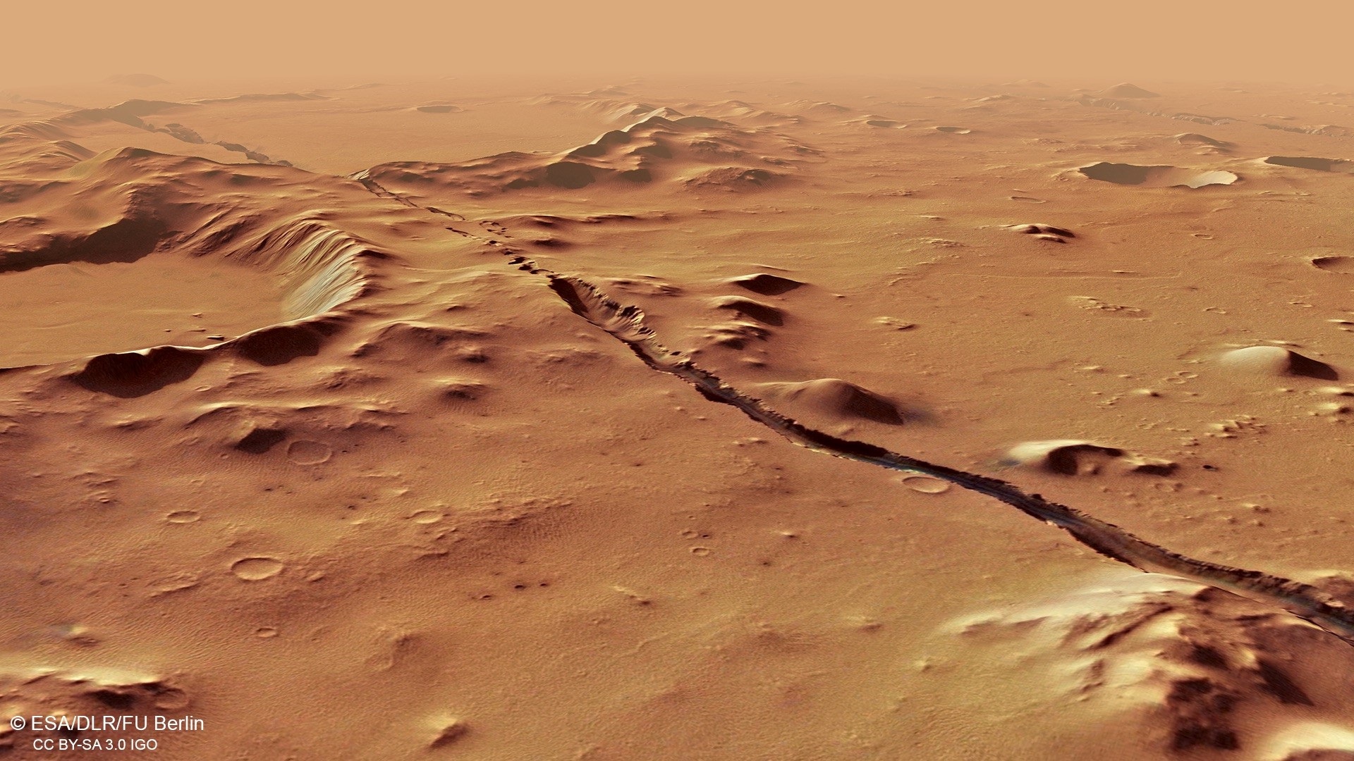 Las llamativas fisuras observadas en Marte por el orbitador Mars Express de la ESA se deben a la acción de fallas que agrietaron la superficie del planeta hace menos de diez millones de años.
