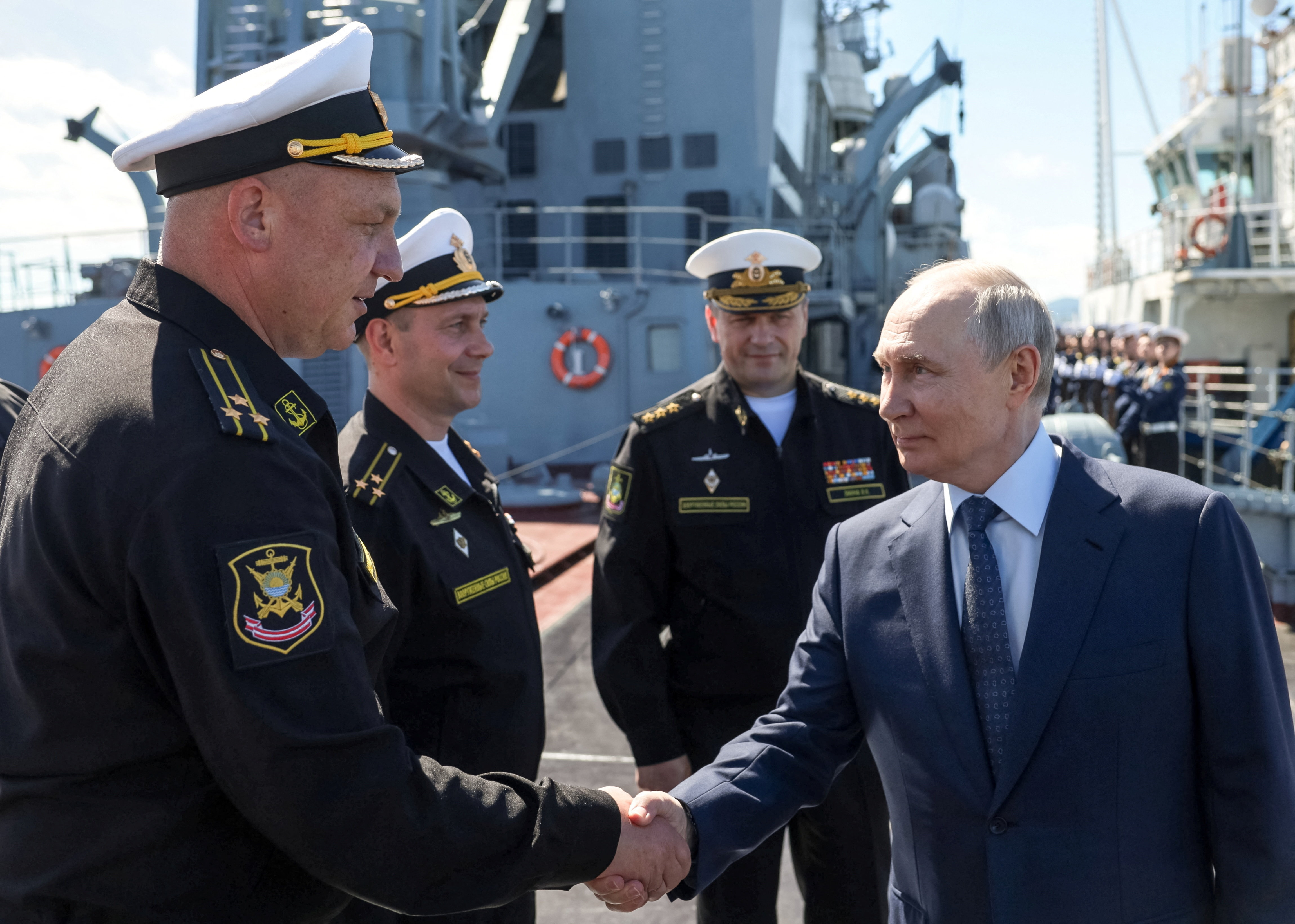 Contundente respuesta de Takaichi a la visita de Putin a las islas Kuriles en un buque de guerra: "Son parte de Jap&oacute;n"