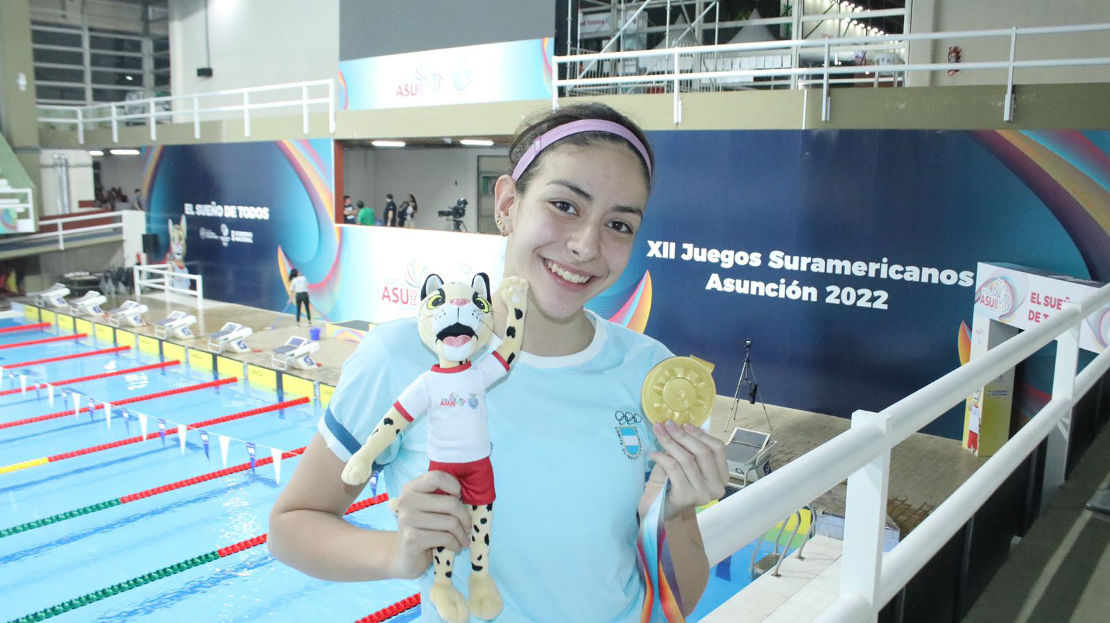 Malena Santillán consiguió el oro en natación en 200m espalda (@PrensaCOA)