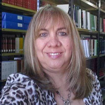 María Silvia Lacorazza es presidenta de la Asociación de Bibliotecarios Graduados de la República Argentina (ABGRA),