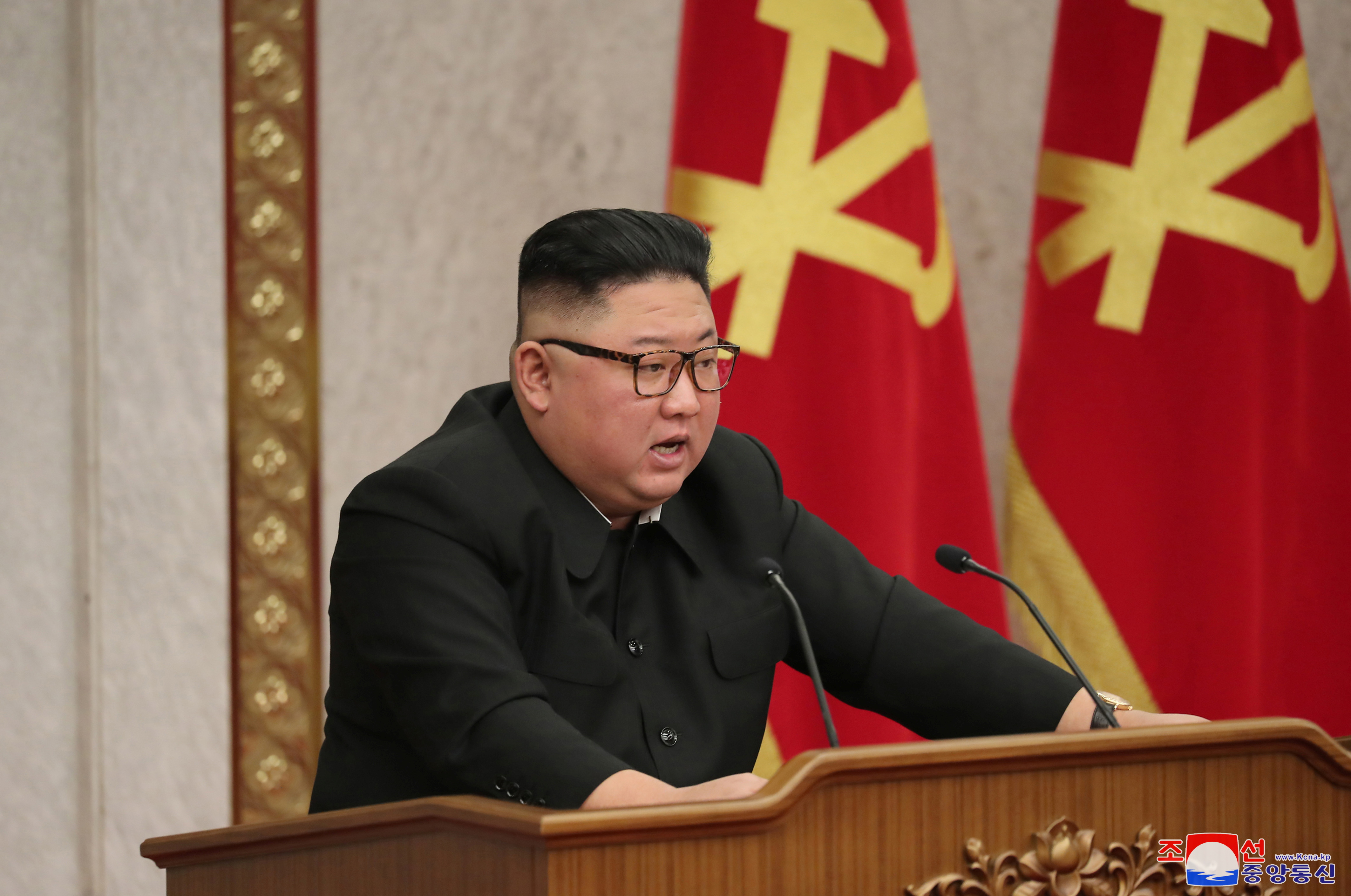 Kim Jong-un, furioso, en el plenario del comité central del Partido de los Trabajadores en Pyongyang