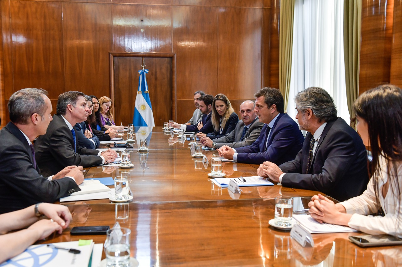 Reunión entre Carlos Jaramillo, vicepresidente del Banco Mundial para la región de América Latina y el Caribe, y Sergio Massa