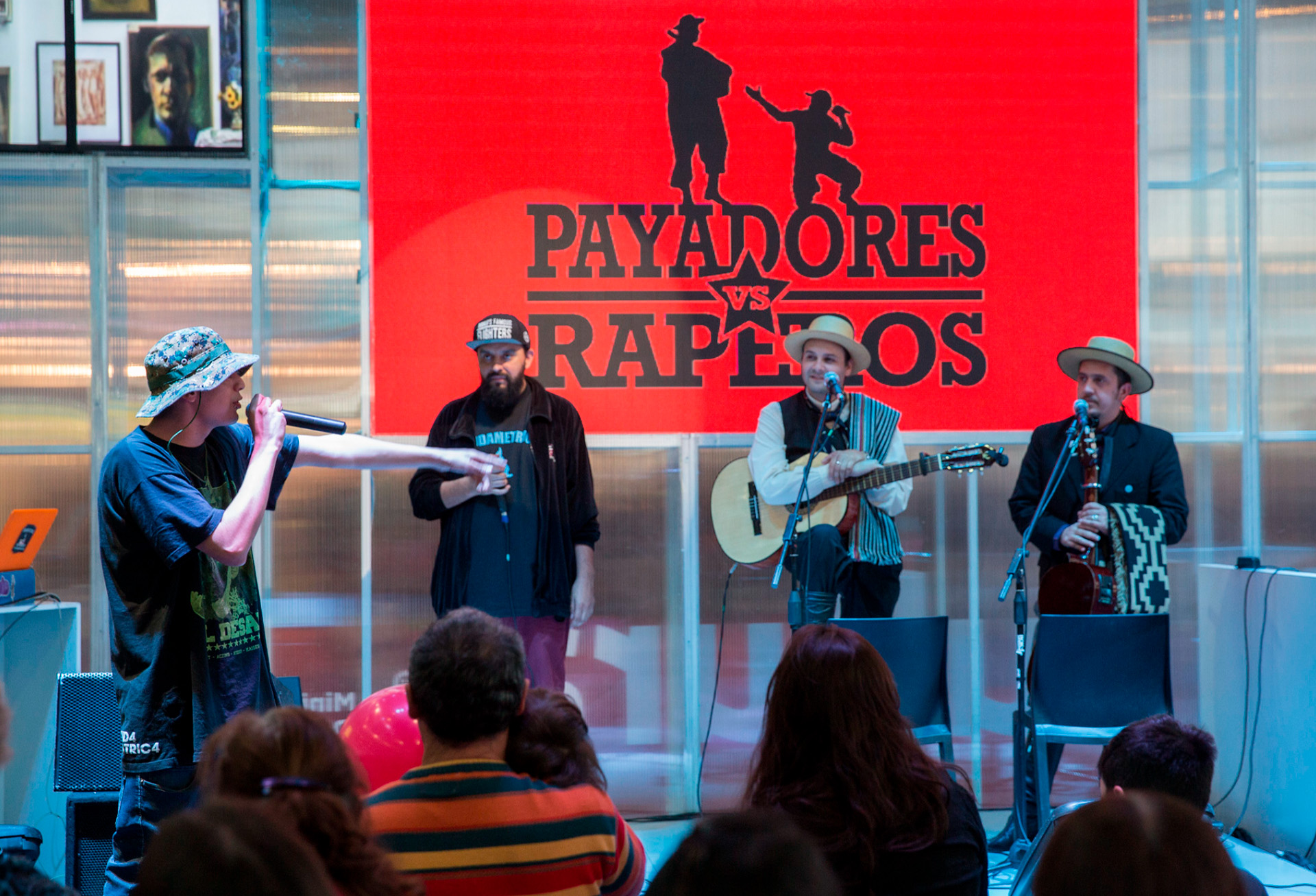 Los payadores Emanuel Gabotto y David Tokar en un show de "Payadores vs. Raperos" en 2016 (foto: Ministerio de Cultura de la Nación)