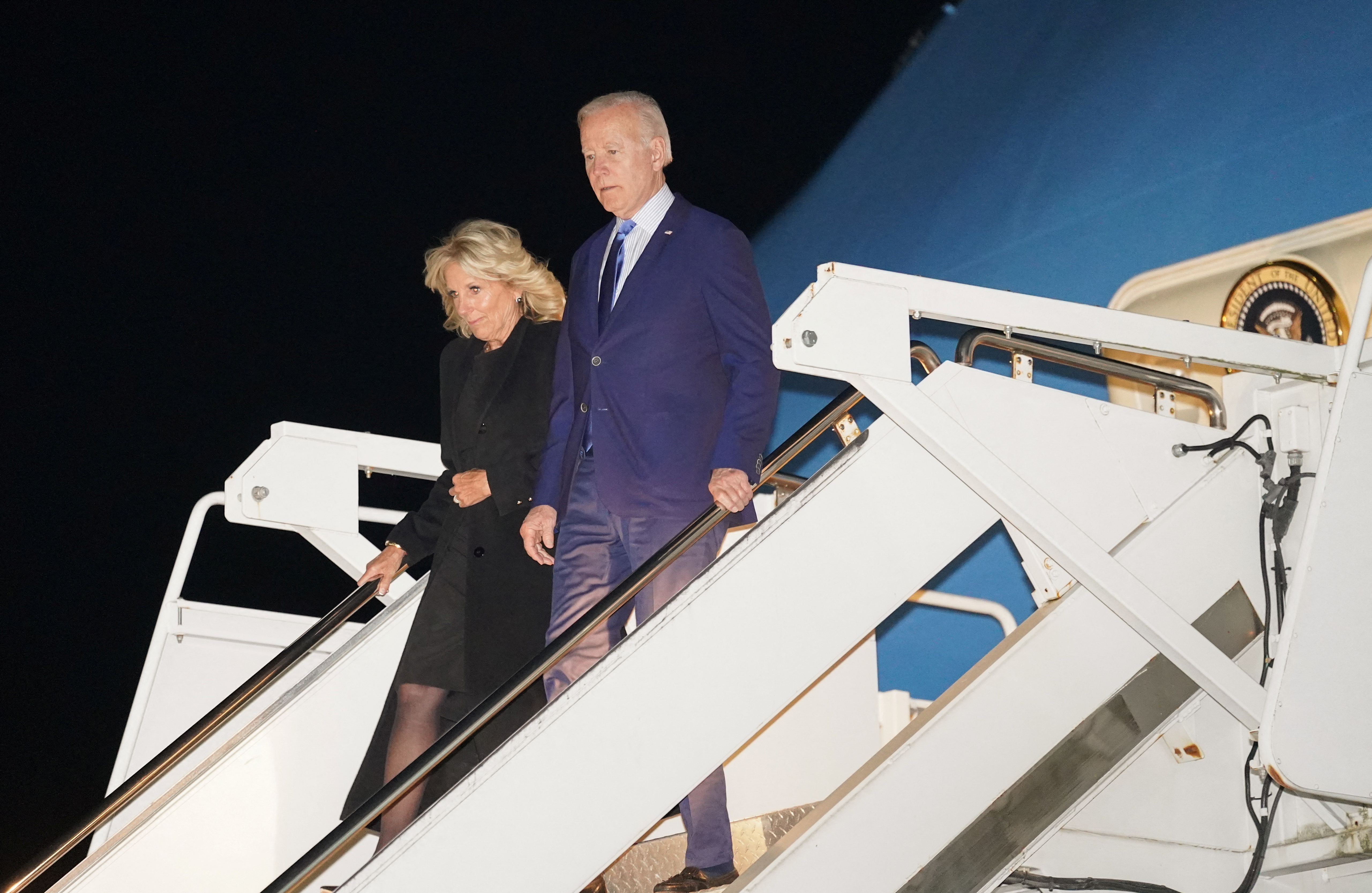 Algunos ya están en la capital británica, como Biden, quien llegó durante la noche junto a su esposa Jill