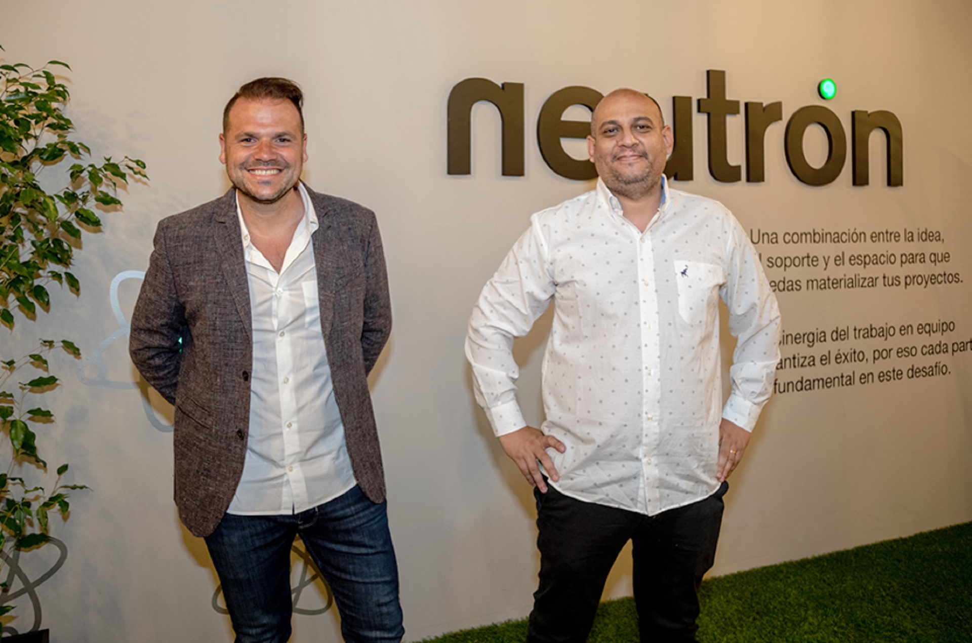Maximiliano González Kunz, CEO de Neutrón, y Alejandro Cordero, profesor y CEO Innova Space
