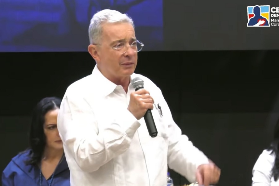 Expresidente Álvaro Uribe Vélez